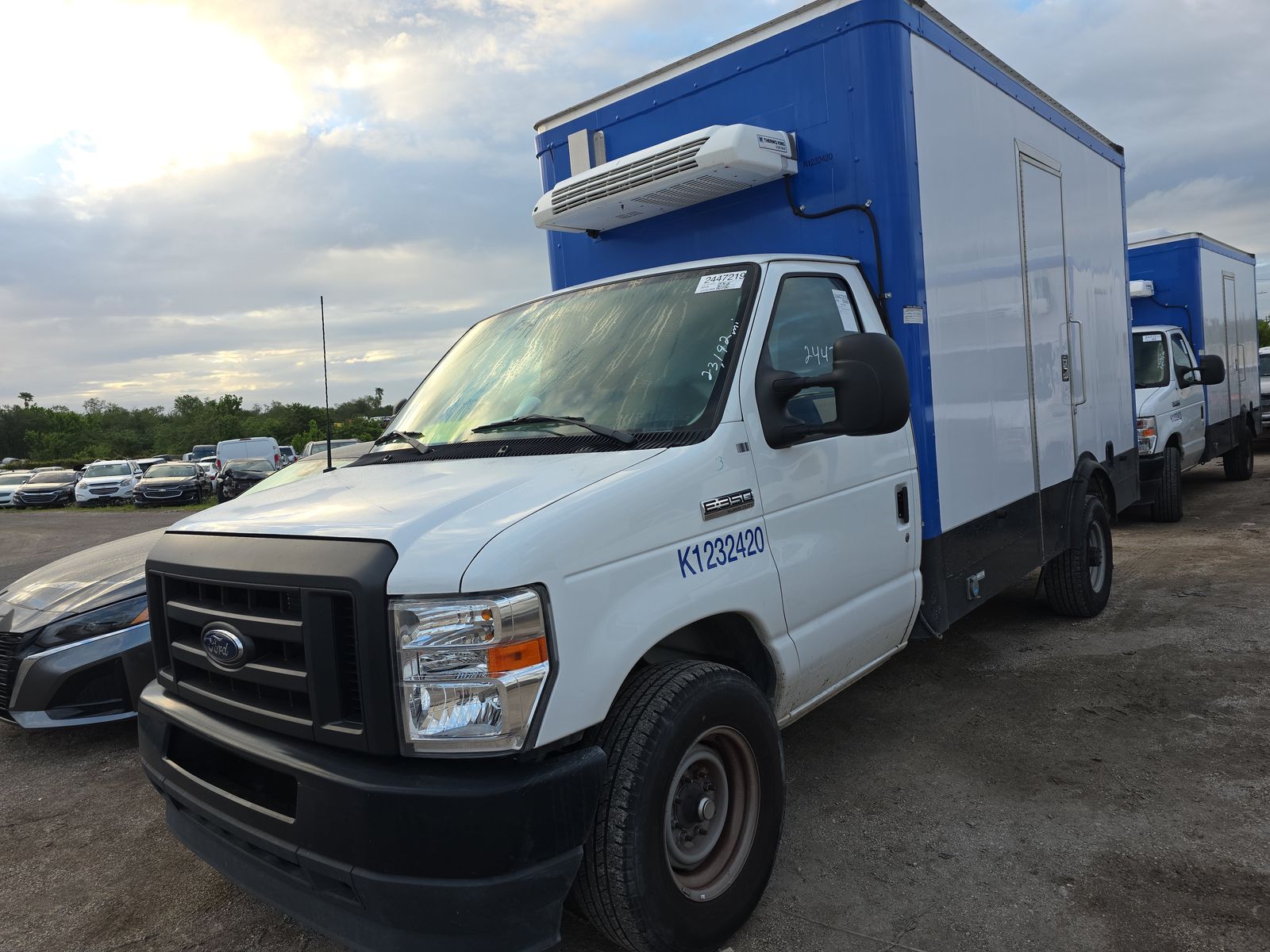 FORD E-350 - 1