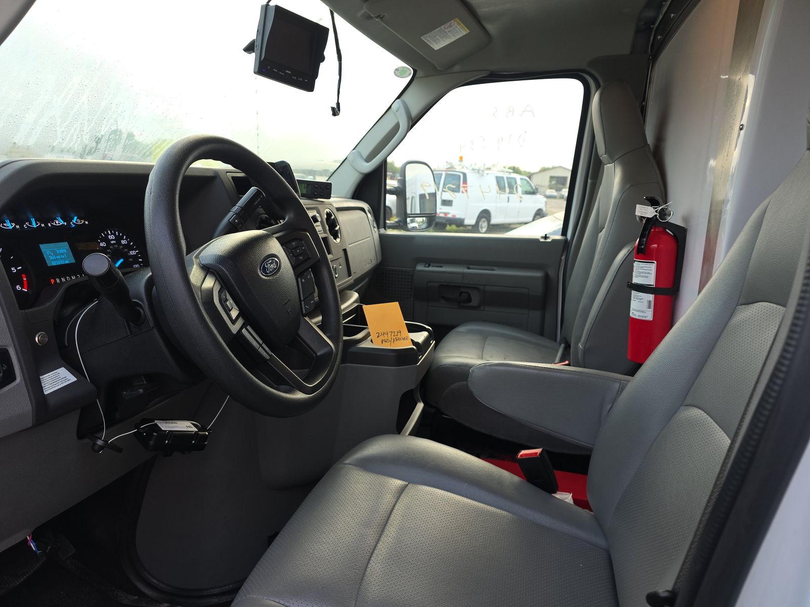 FORD E-350 - 8