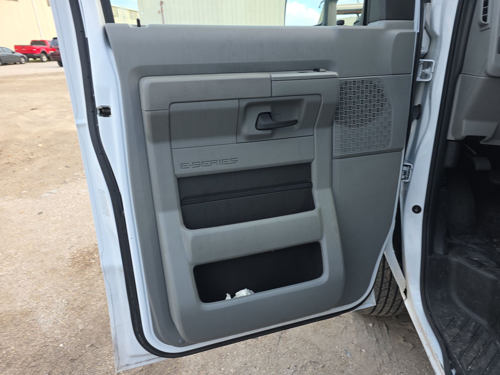FORD E-350 - 10