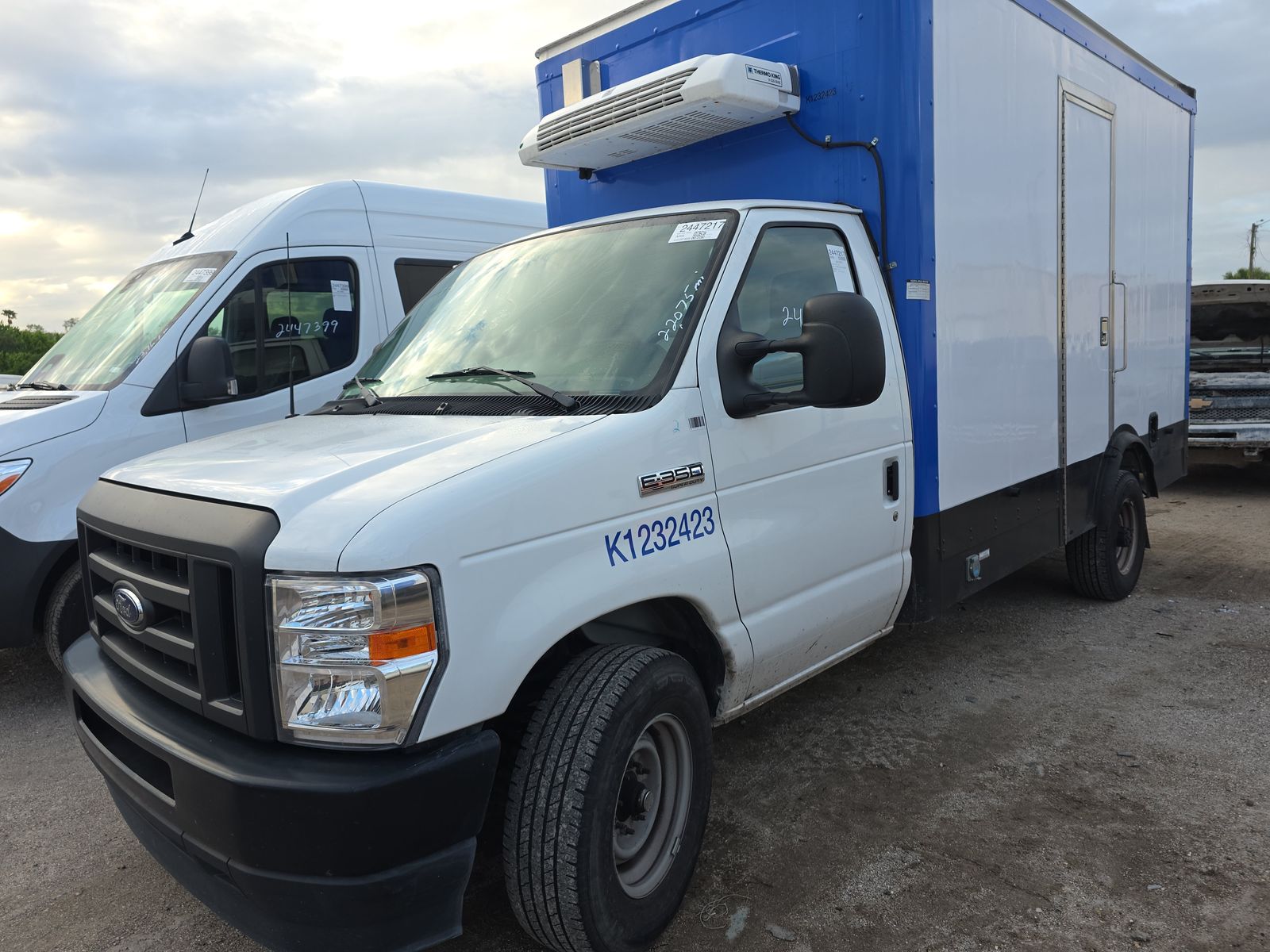 FORD E-350 - 1