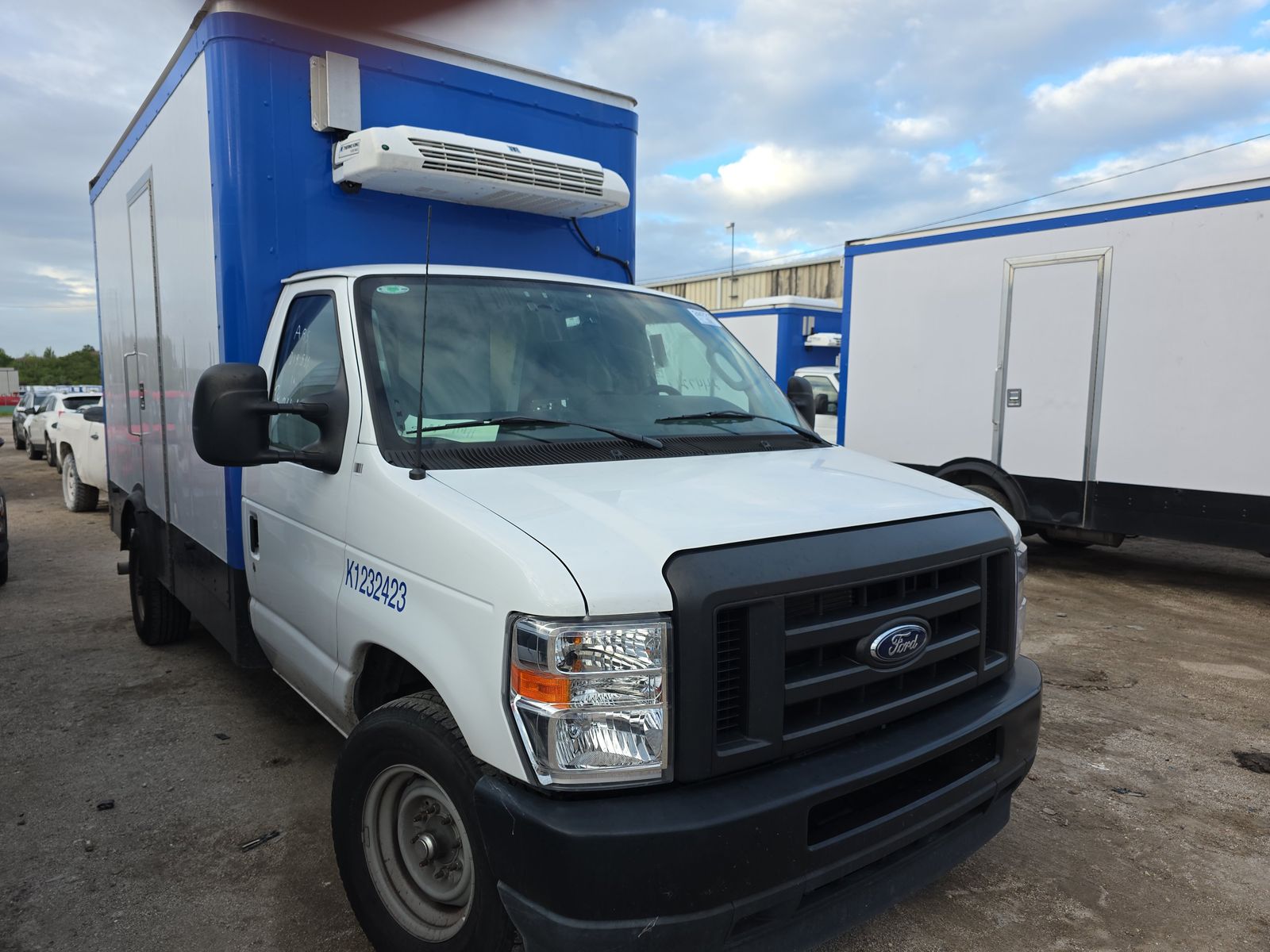 FORD E-350 - 4