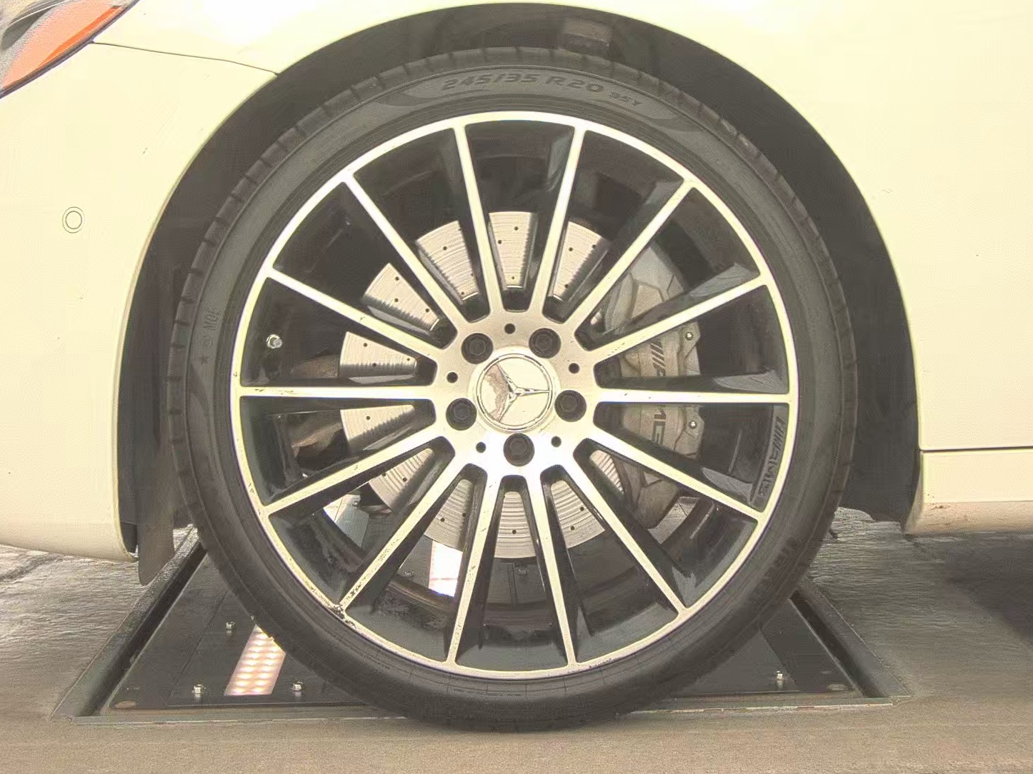 MERCEDES-BENZ E-CLASS - 10