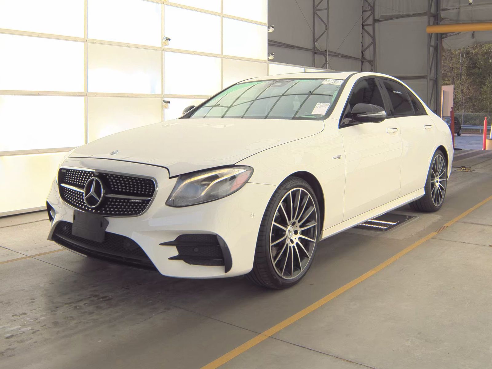 MERCEDES-BENZ E-CLASS - 1