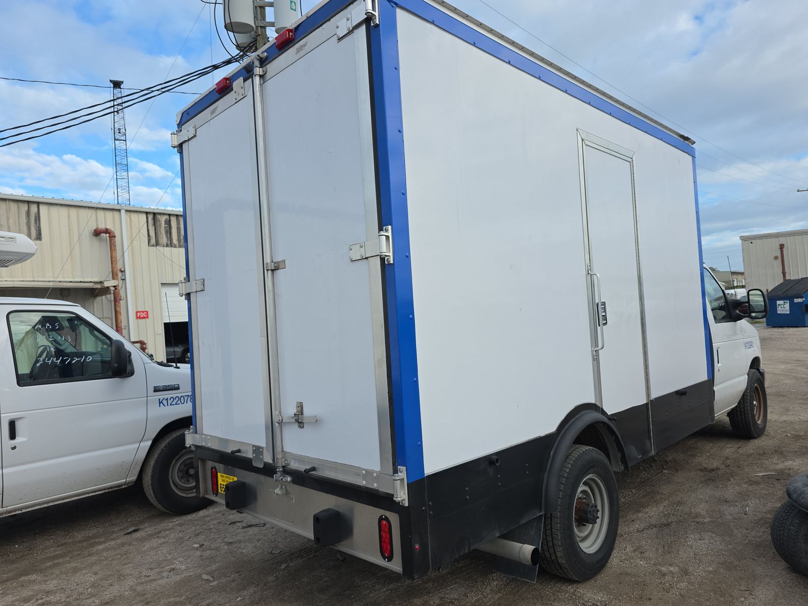FORD E-350 - 5