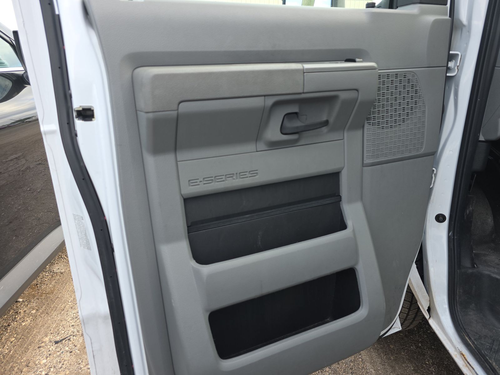 FORD E-350 - 10