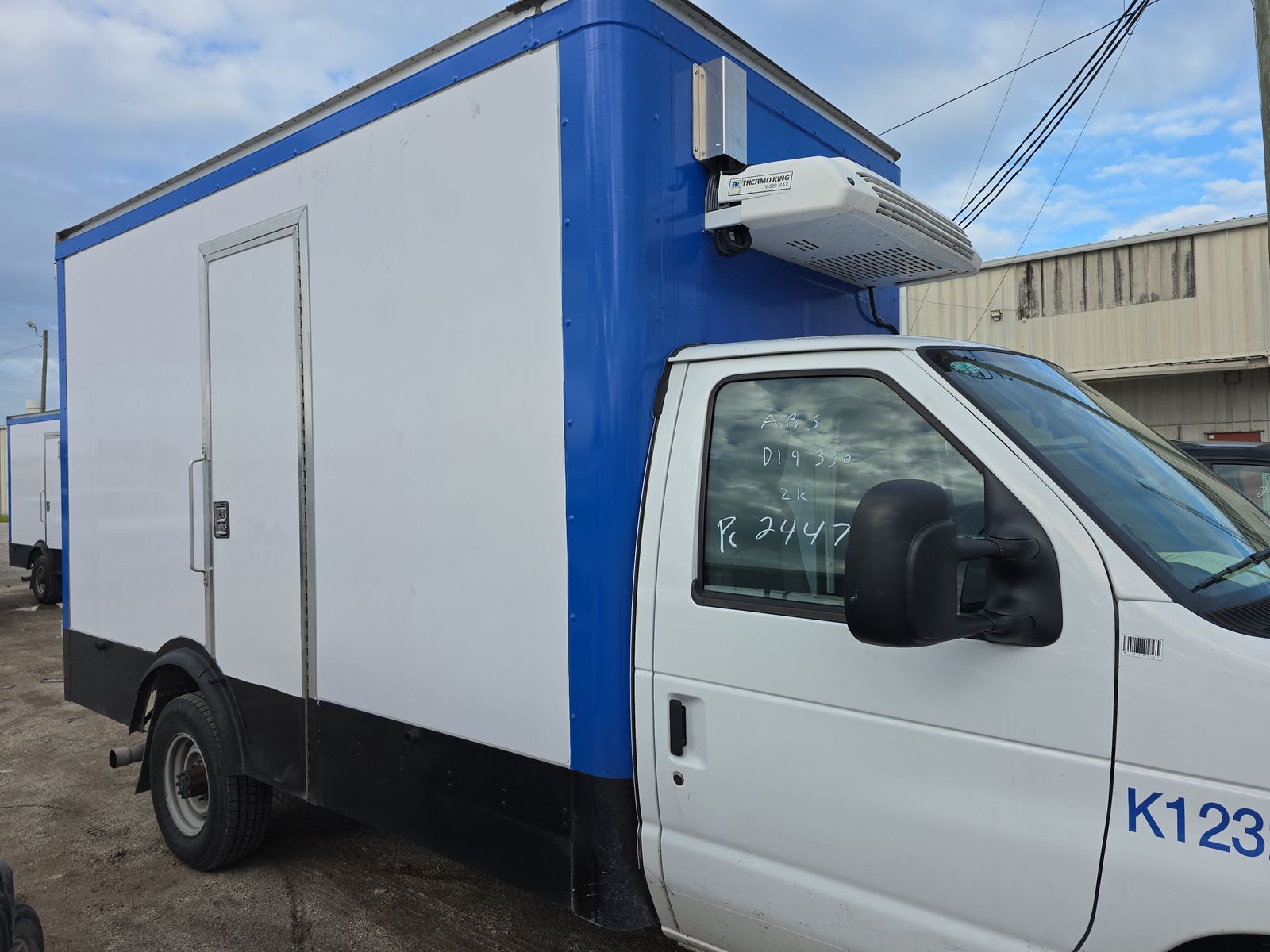FORD E-350 - 9