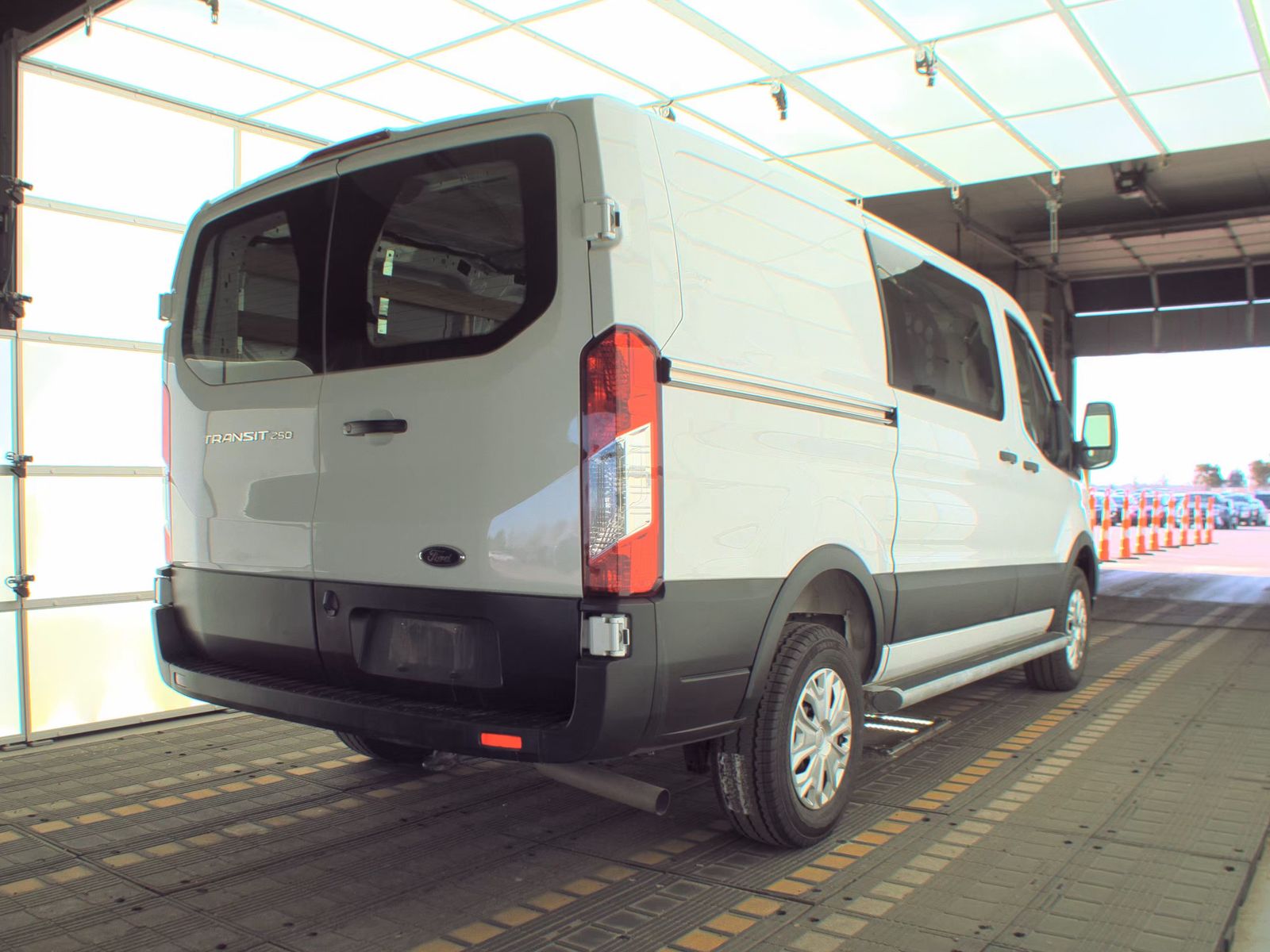 FORD TRANSIT 250 - 6