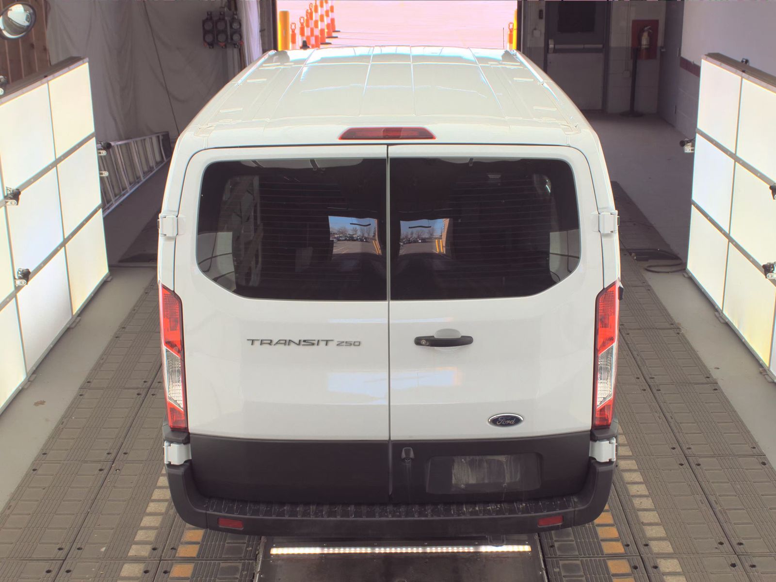 FORD TRANSIT 250 - 7