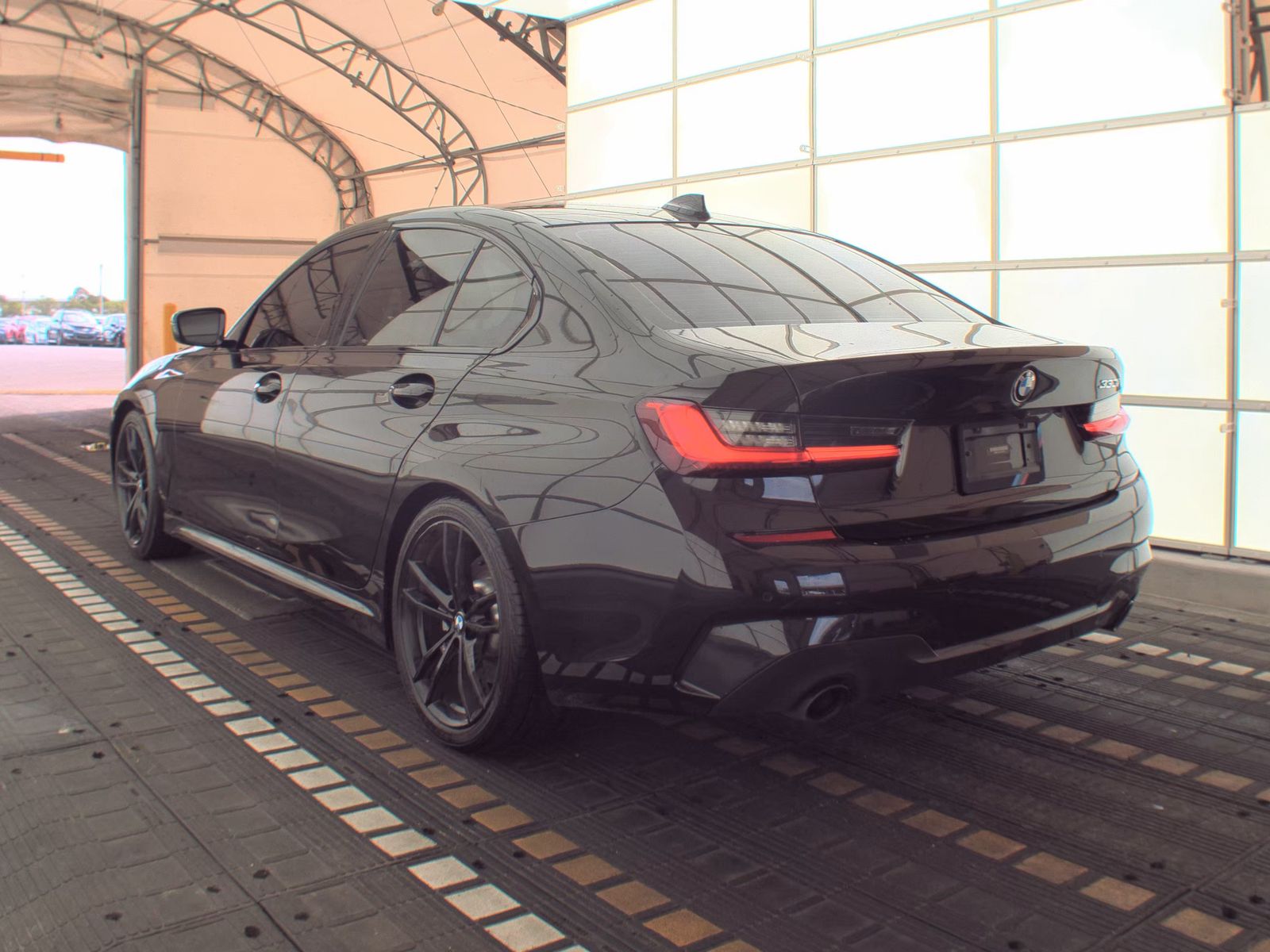BMW 3 Series Sedan 330i M SPORT LINE снимка BMW 3 Series Sedan 330i M SPORT LINE