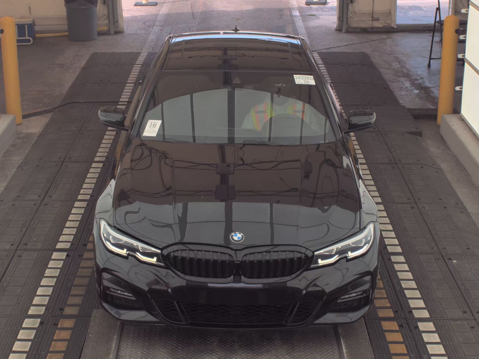 BMW 3 Series Sedan 330i M SPORT LINE снимка BMW 3 Series Sedan 330i M SPORT LINE