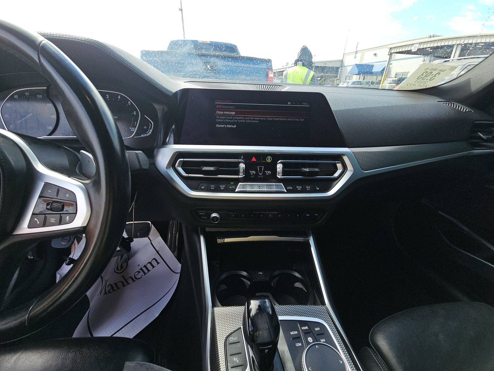 BMW 3 Series Sedan 330i M SPORT LINE снимка BMW 3 Series Sedan 330i M SPORT LINE