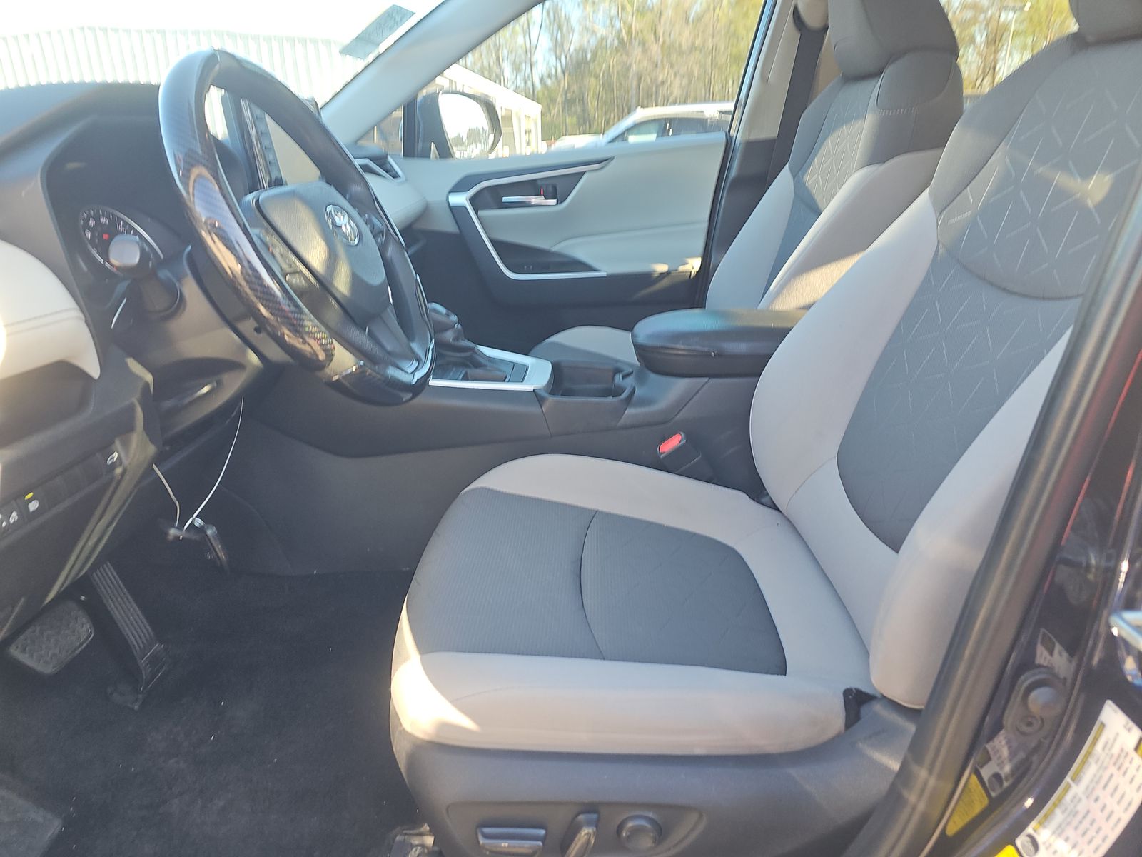 2021 Toyota RAV4 XLE FWD