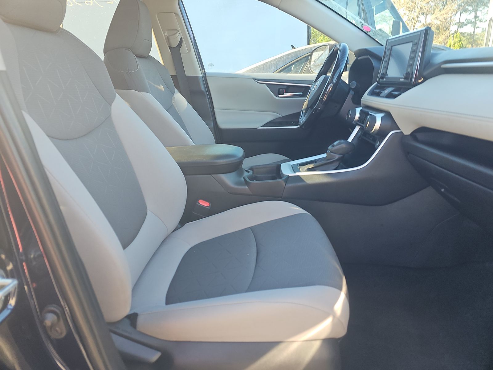 2021 Toyota RAV4 XLE FWD