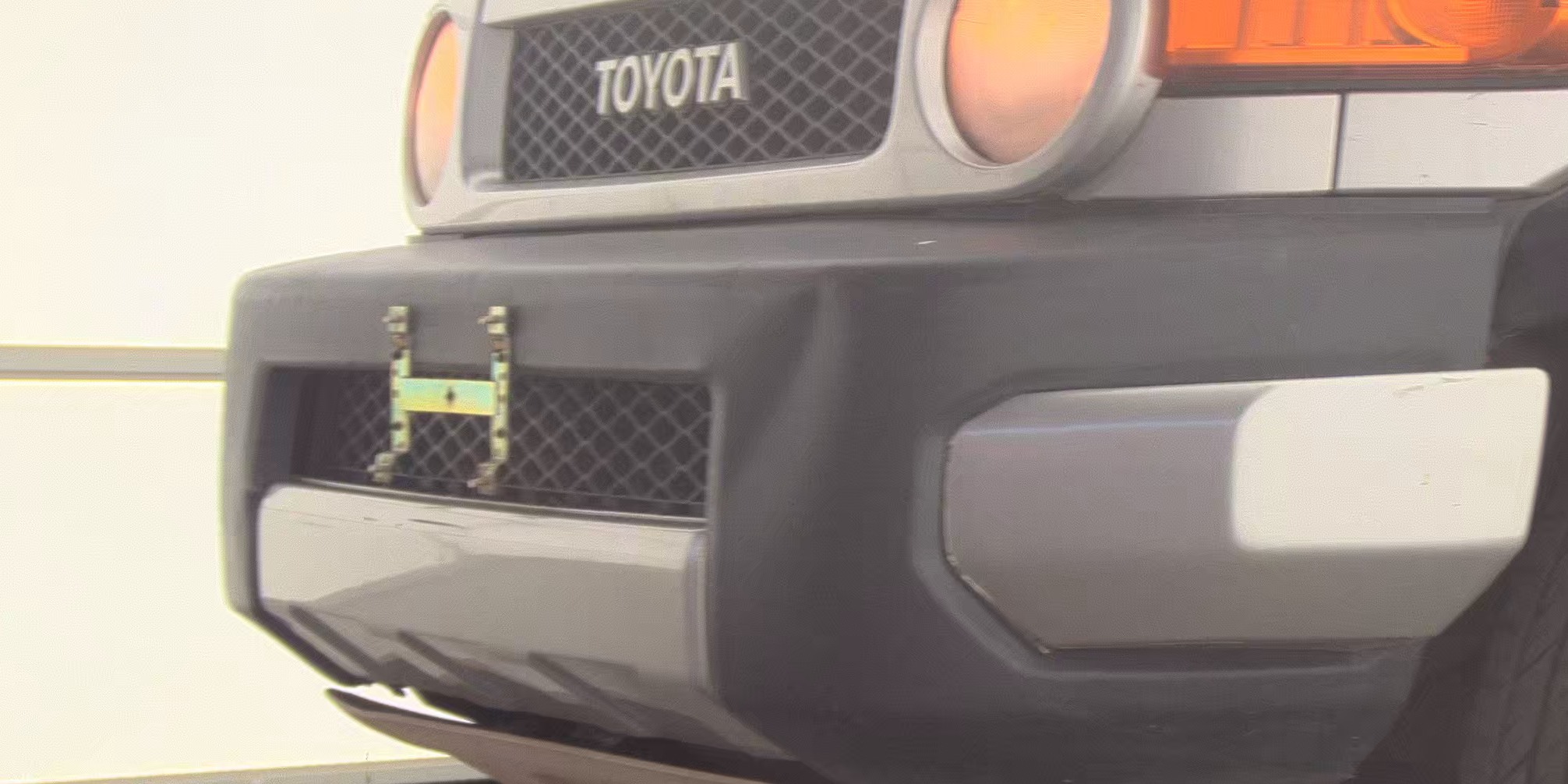 Toyota FJ Cruiser w/Rear Doors снимка Toyota FJ Cruiser w/Rear Doors