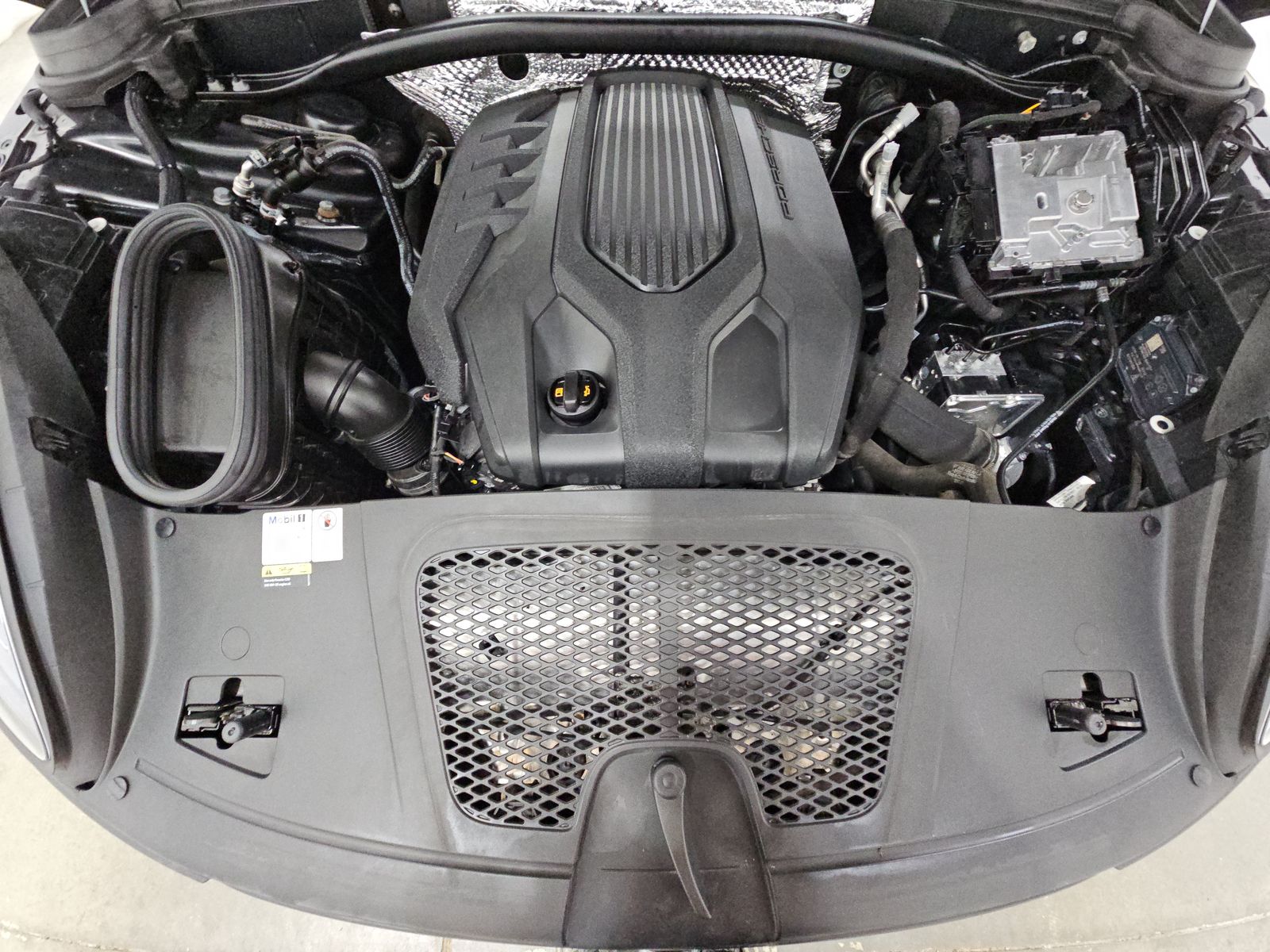2022 Porsche Macan Base AWD