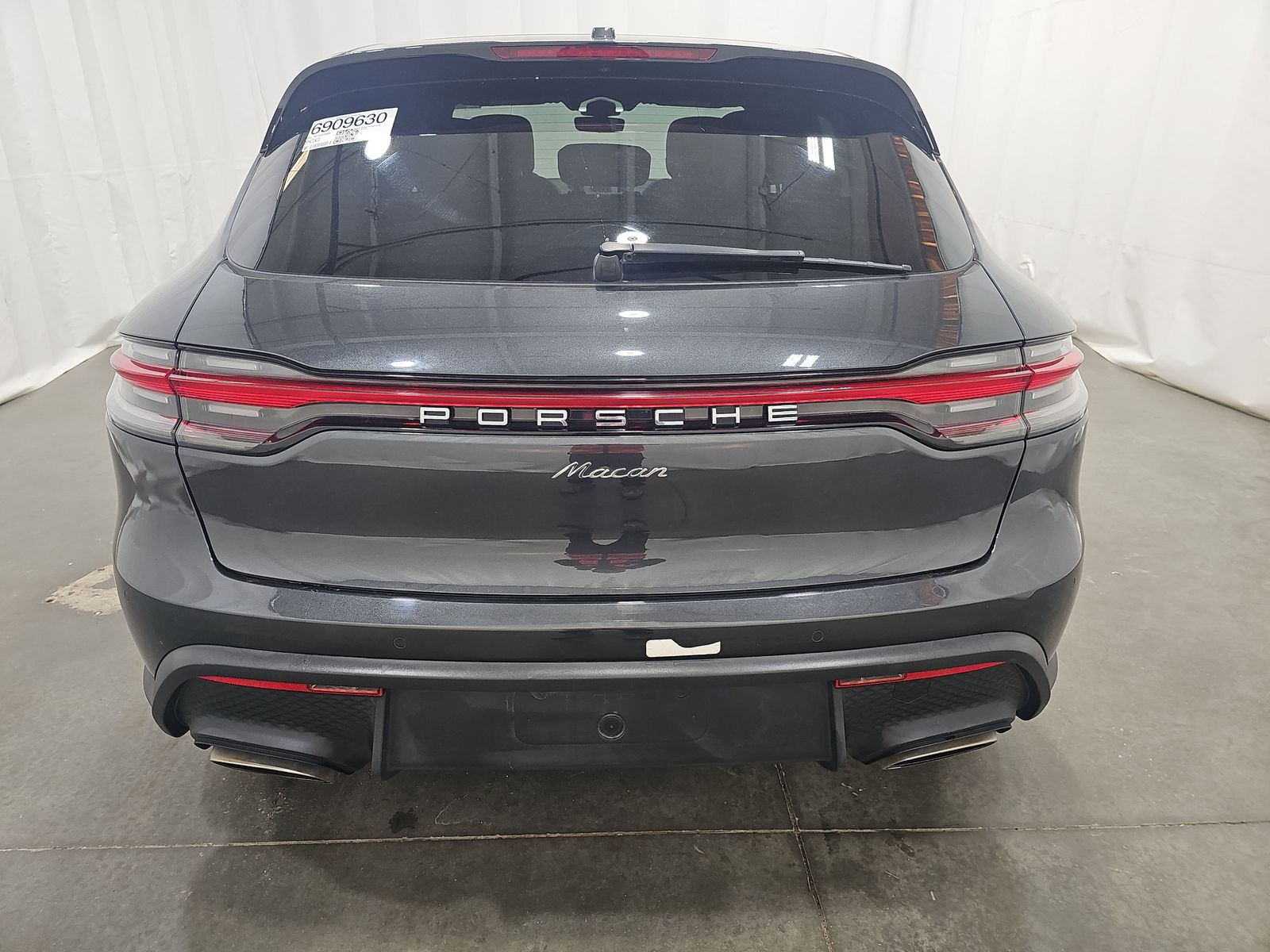 2022 Porsche Macan Base AWD