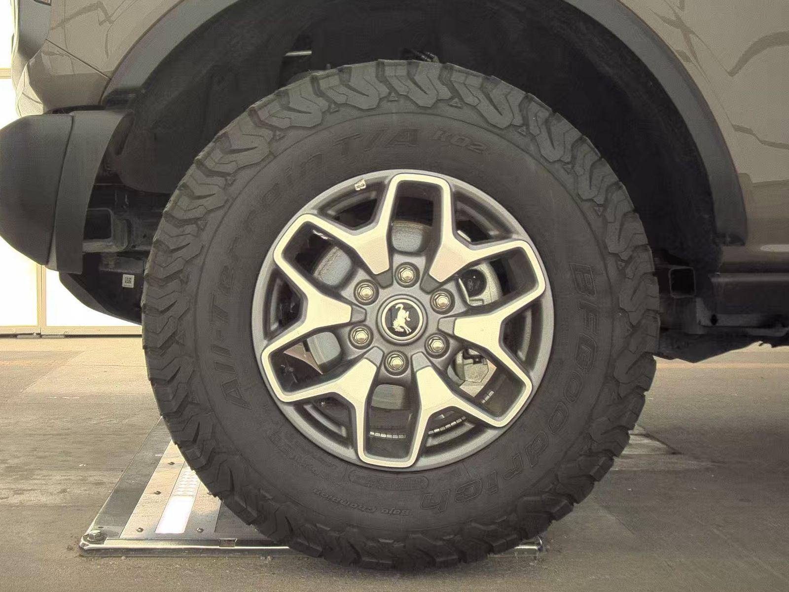 FORD BRONCO - 10