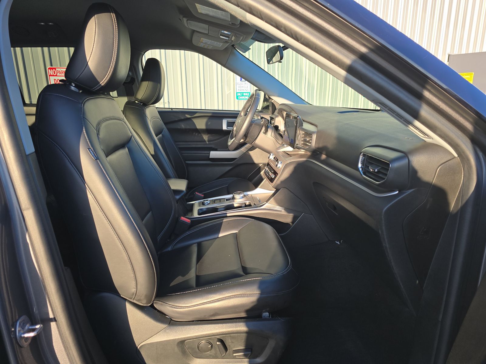 2022 Ford Explorer XLT AWD