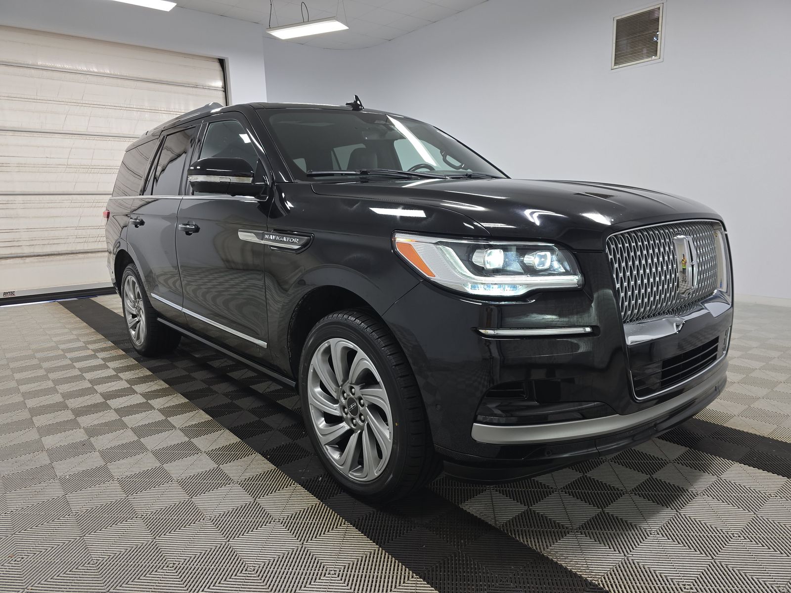2023 Lincoln Navigator Reserve AWD