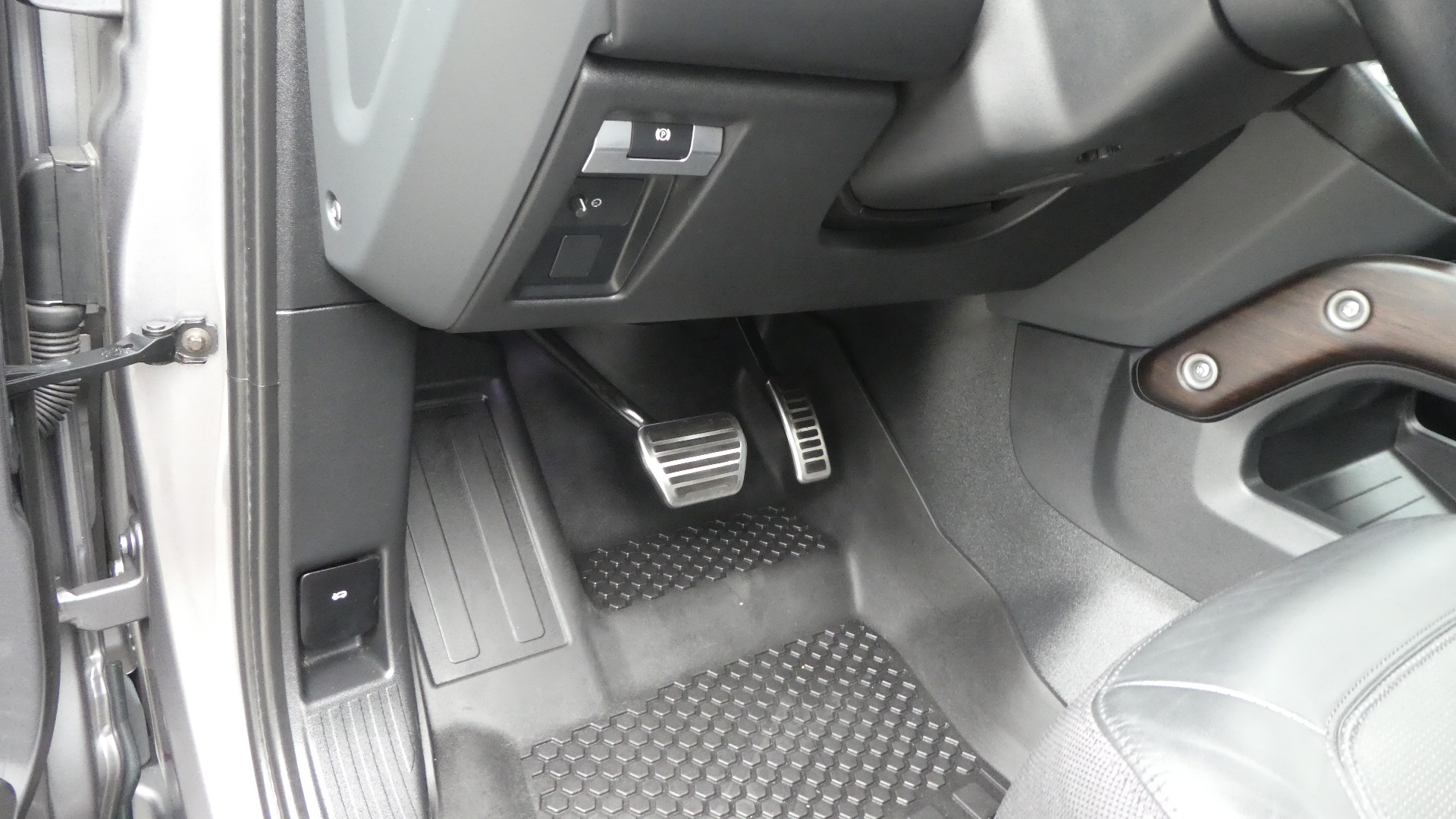 2020 Land Rover Defender 110 X AWD