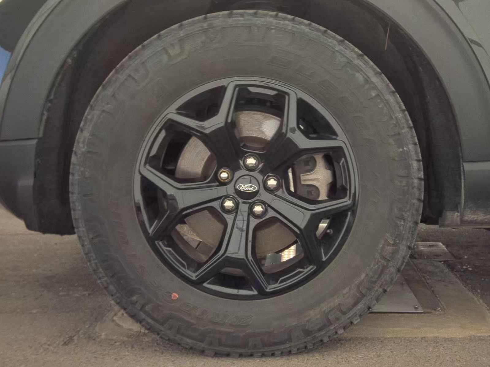 FORD EXPLORER - 10