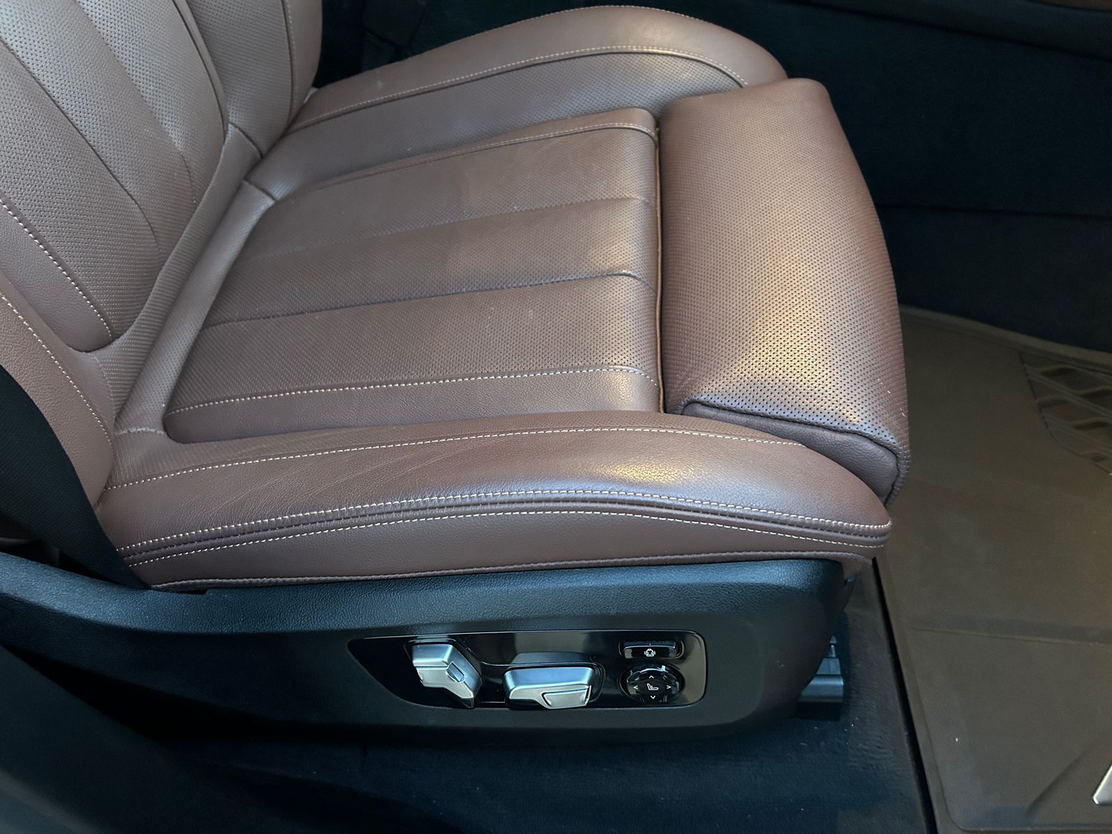 2020 BMW X7 xDrive40i AWD