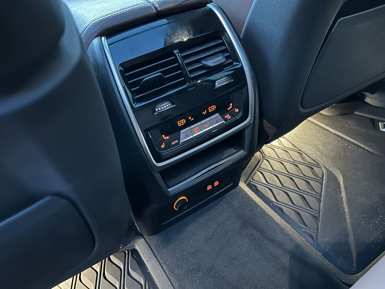 2020 BMW X7 xDrive40i AWD