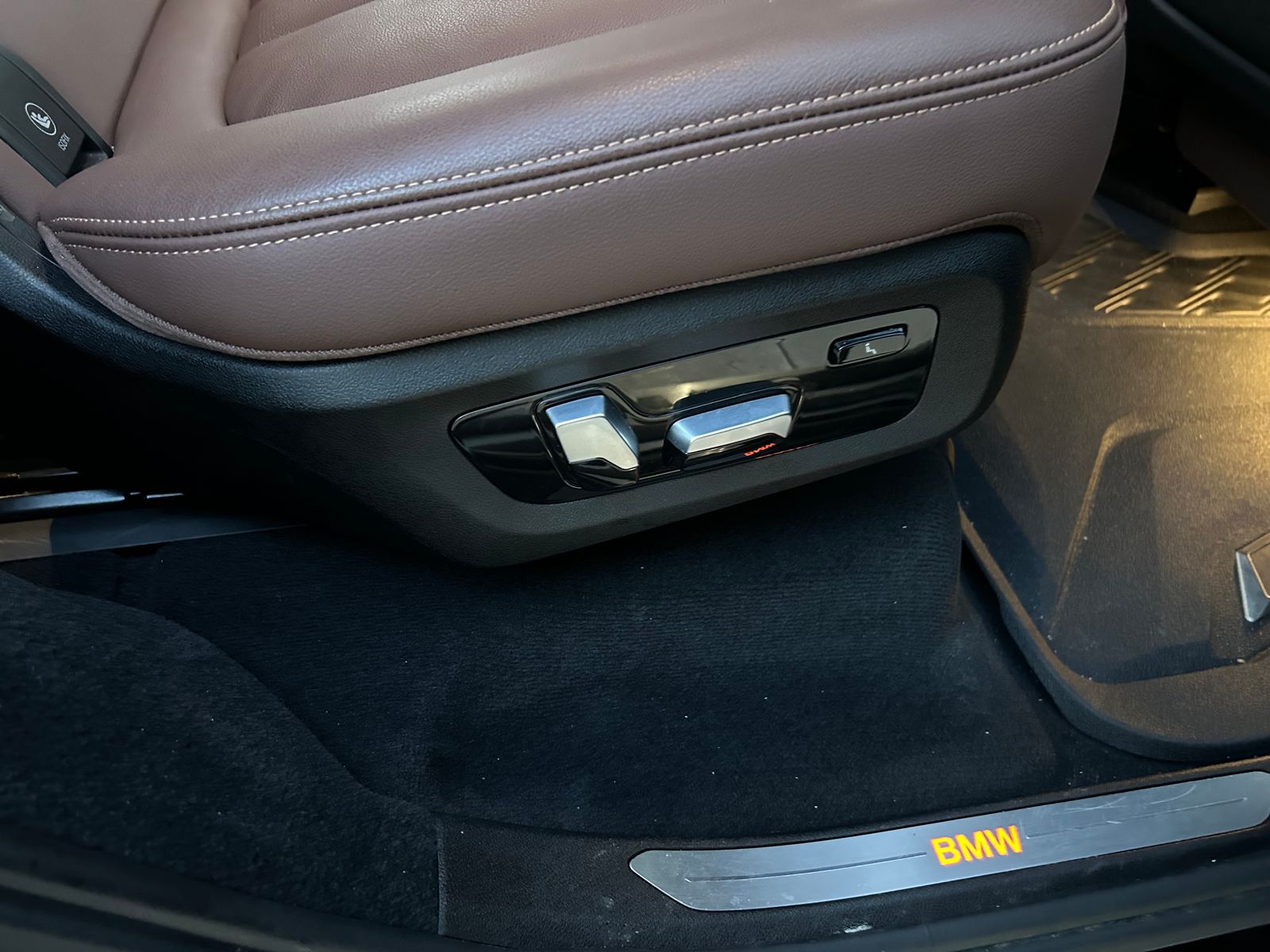 2020 BMW X7 xDrive40i AWD