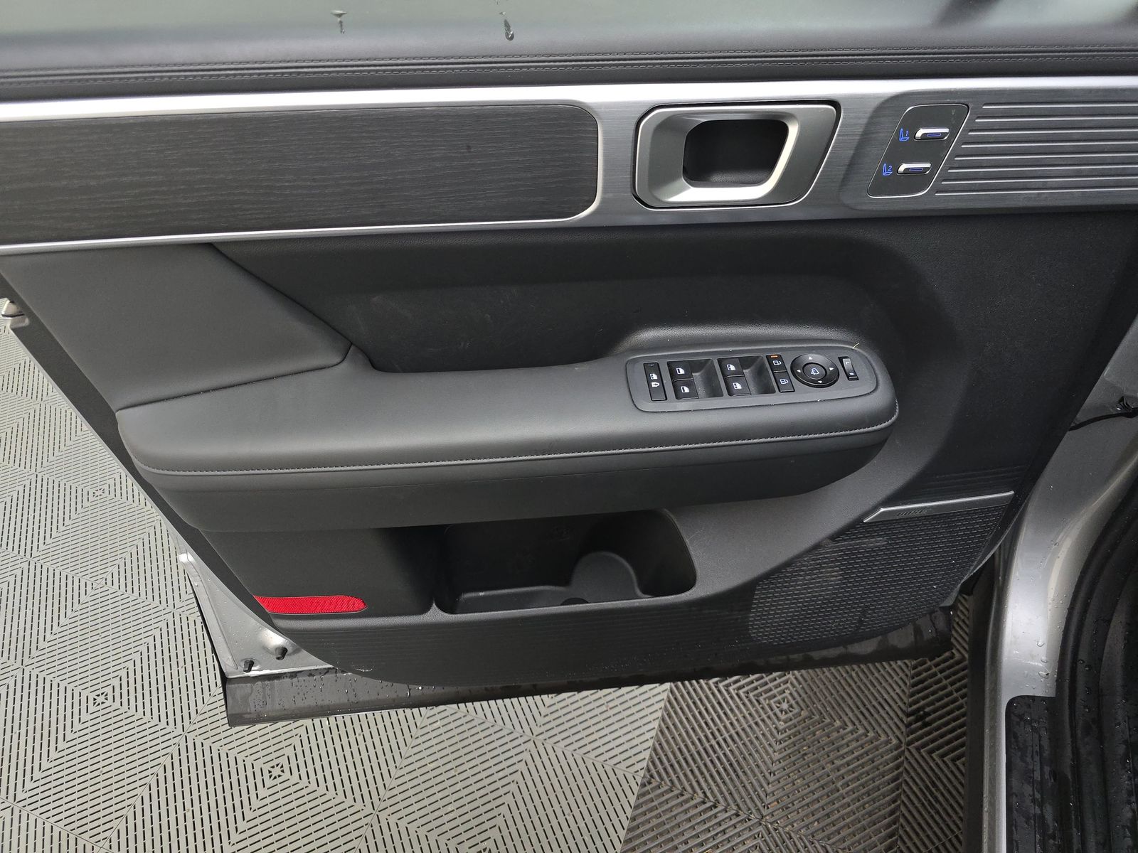 HYUNDAI LIMITED - 10