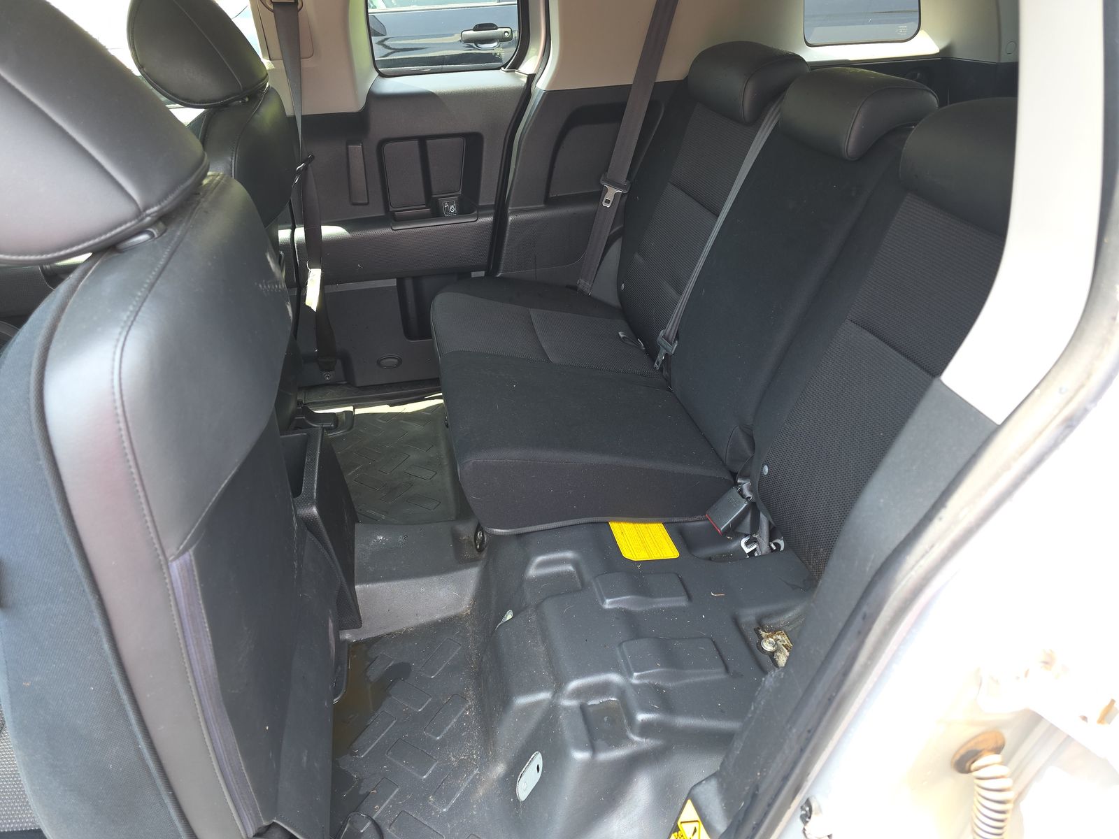 Toyota FJ Cruiser w/Rear Doors снимка Toyota FJ Cruiser w/Rear Doors