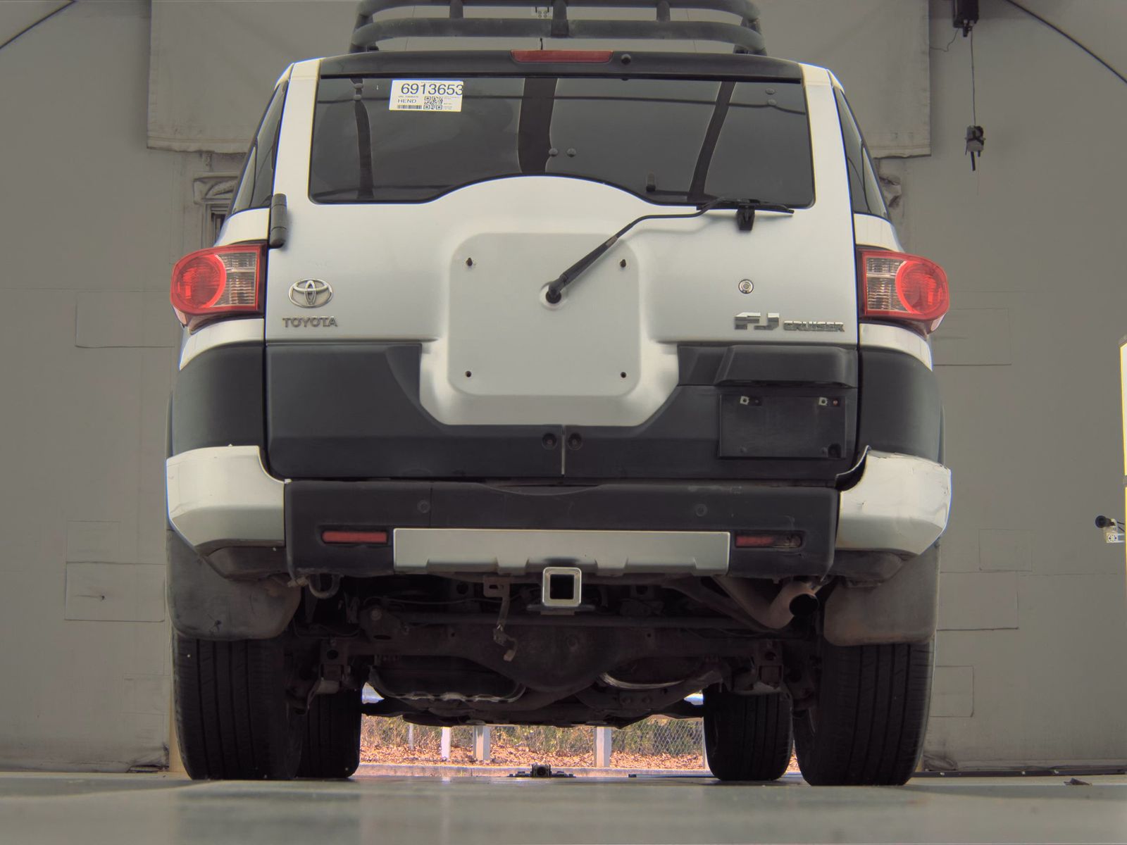 Toyota FJ Cruiser w/Rear Doors снимка Toyota FJ Cruiser w/Rear Doors