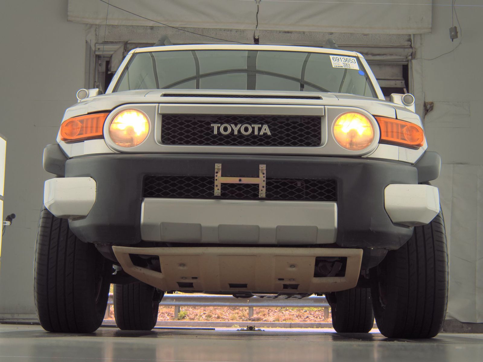 Toyota FJ Cruiser w/Rear Doors снимка Toyota FJ Cruiser w/Rear Doors