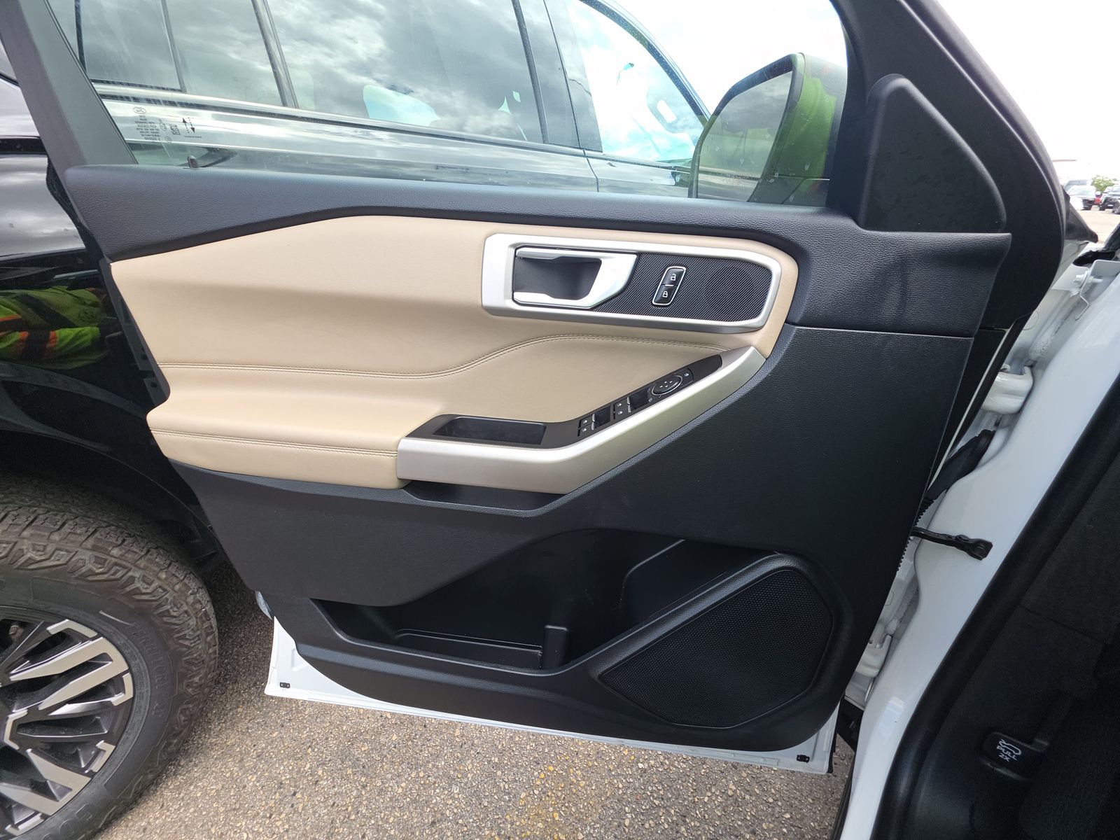 2023 Ford Explorer XLT FWD