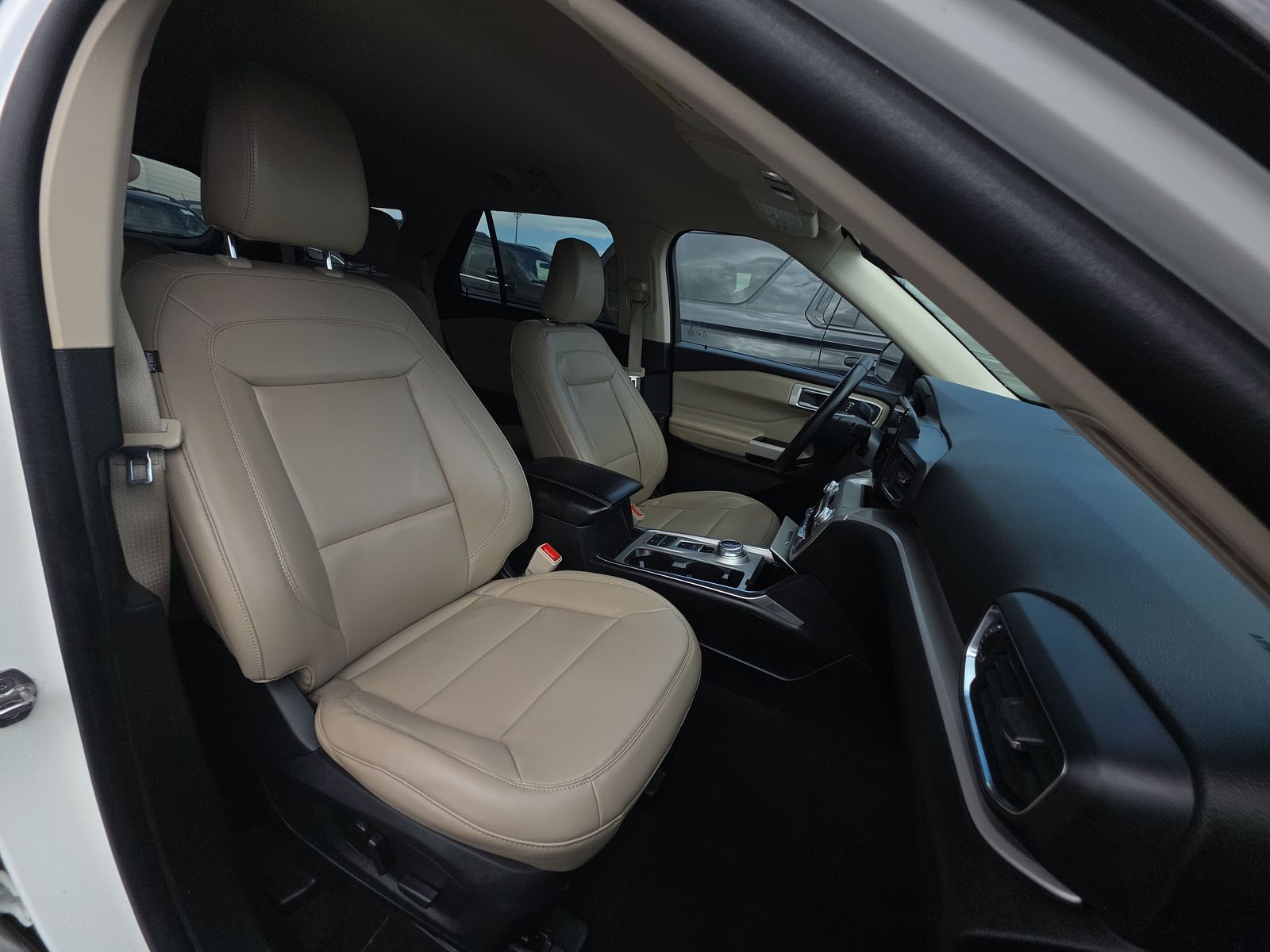 2023 Ford Explorer XLT FWD