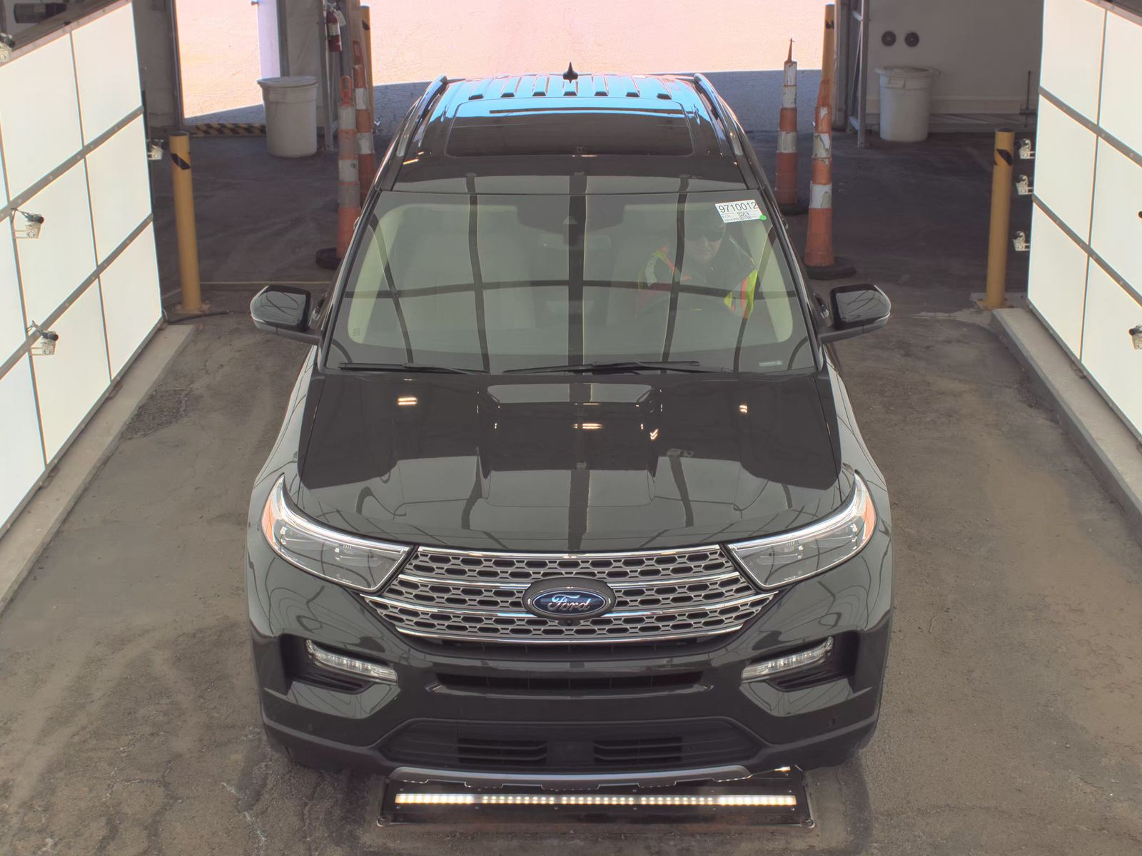FORD EXPLORER - 3