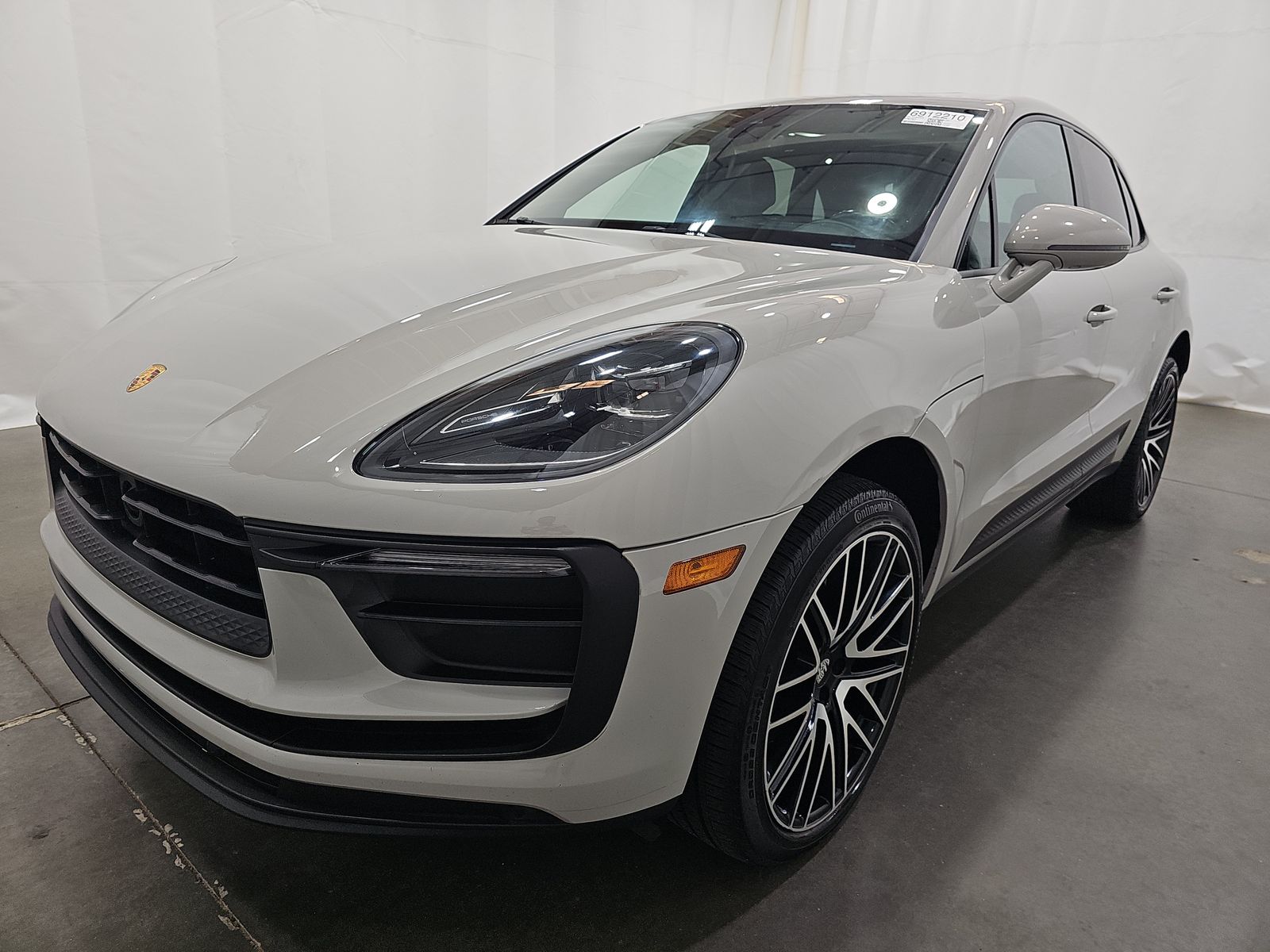 2022 Porsche Macan Base AWD