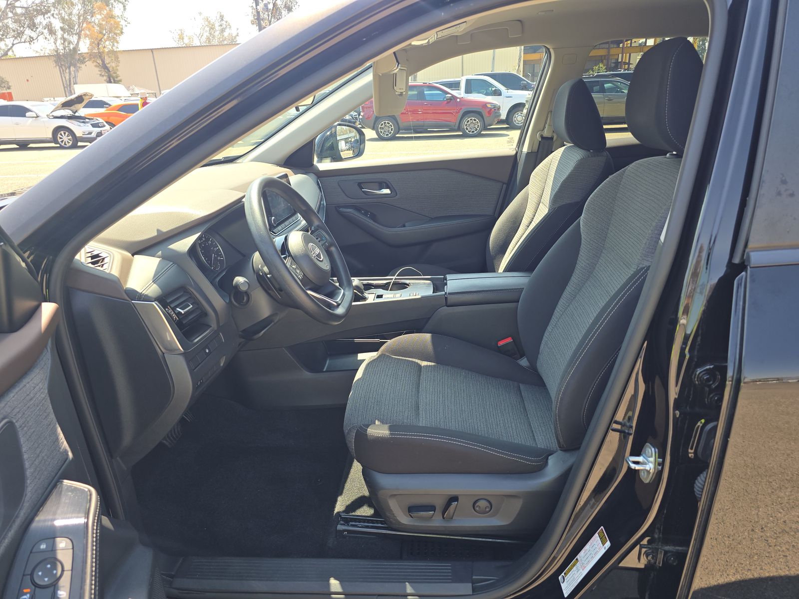 2022 Nissan Rogue SV FWD