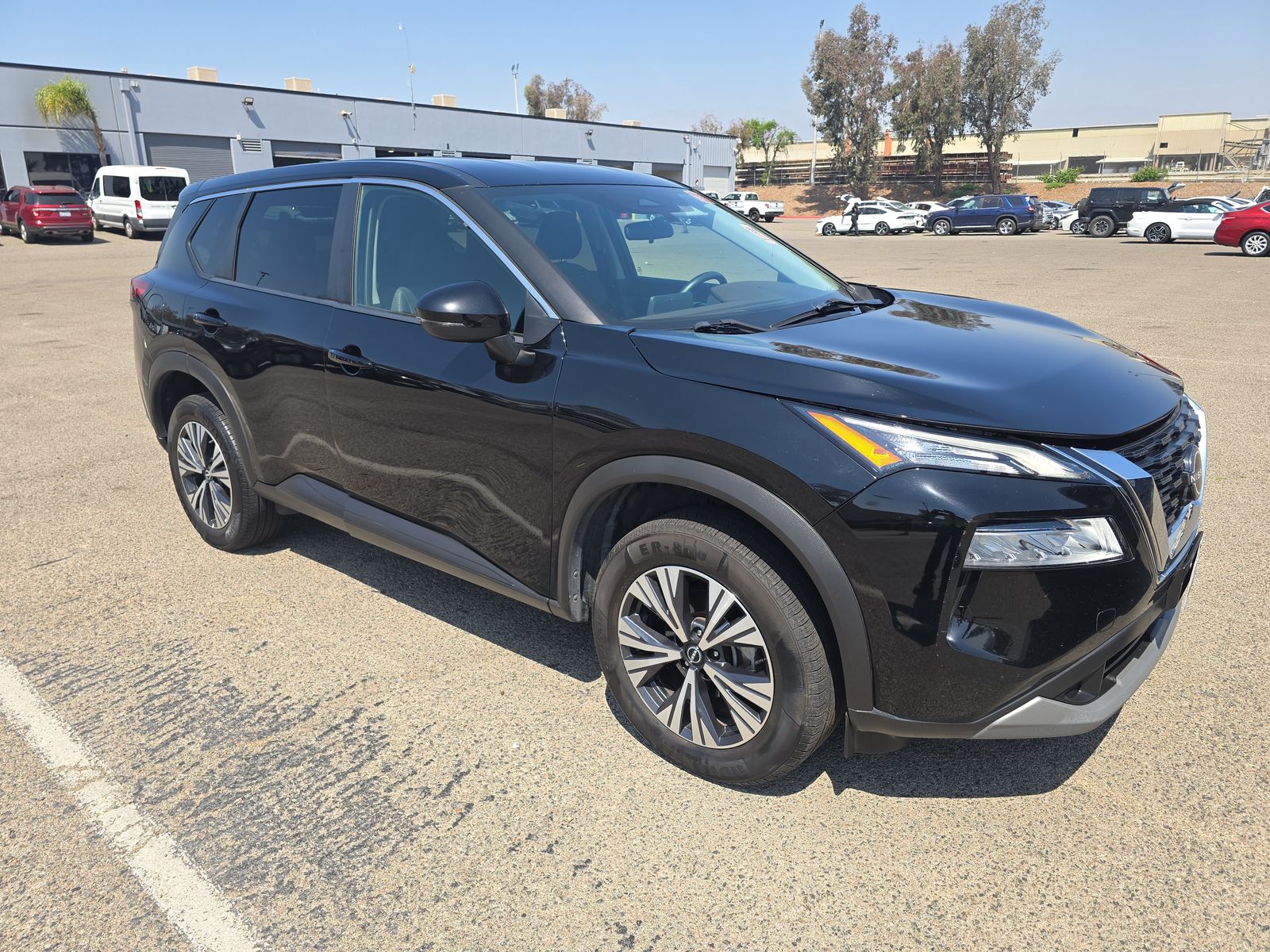 2022 Nissan Rogue SV FWD