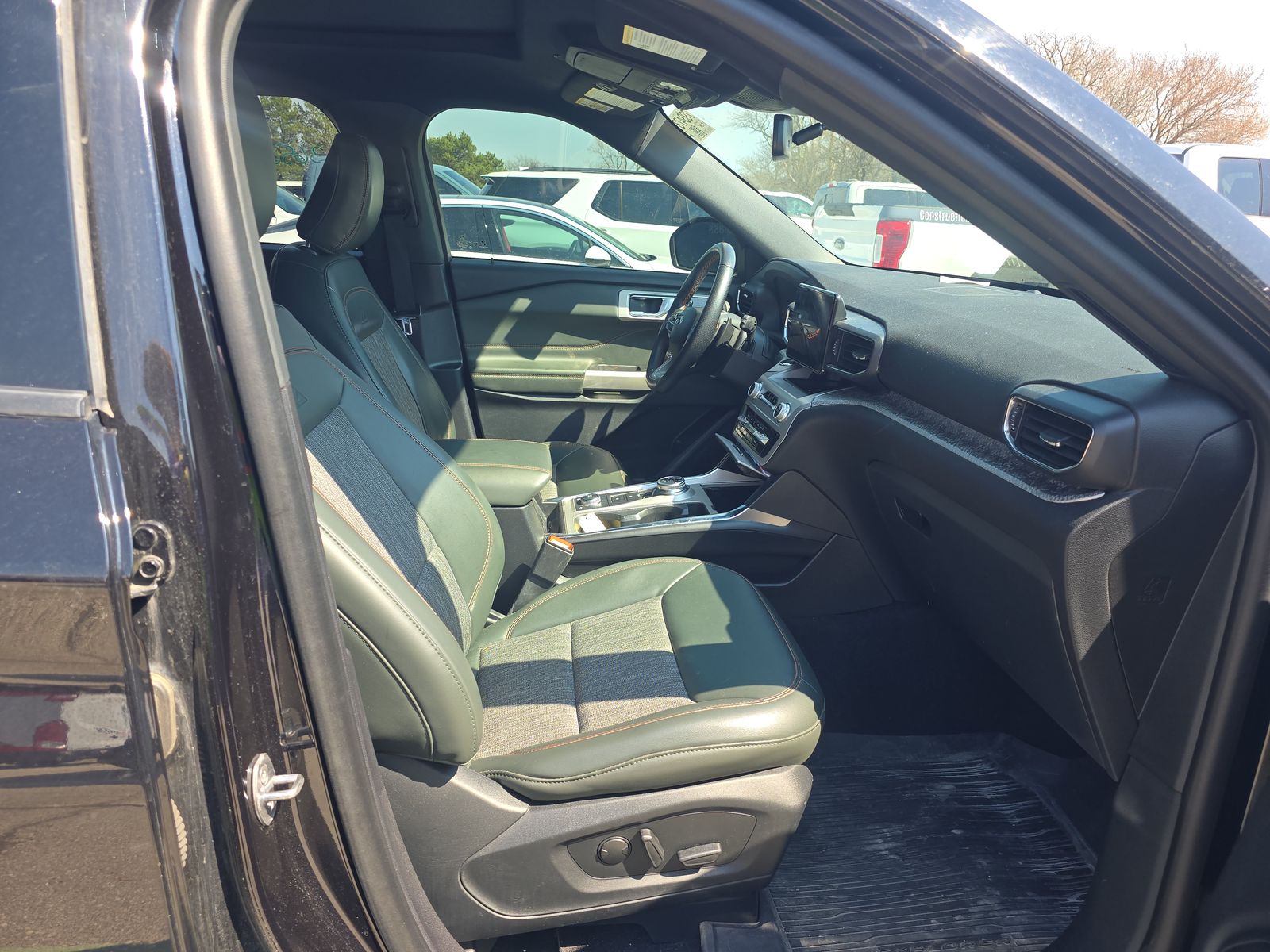 FORD EXPLORER - 9