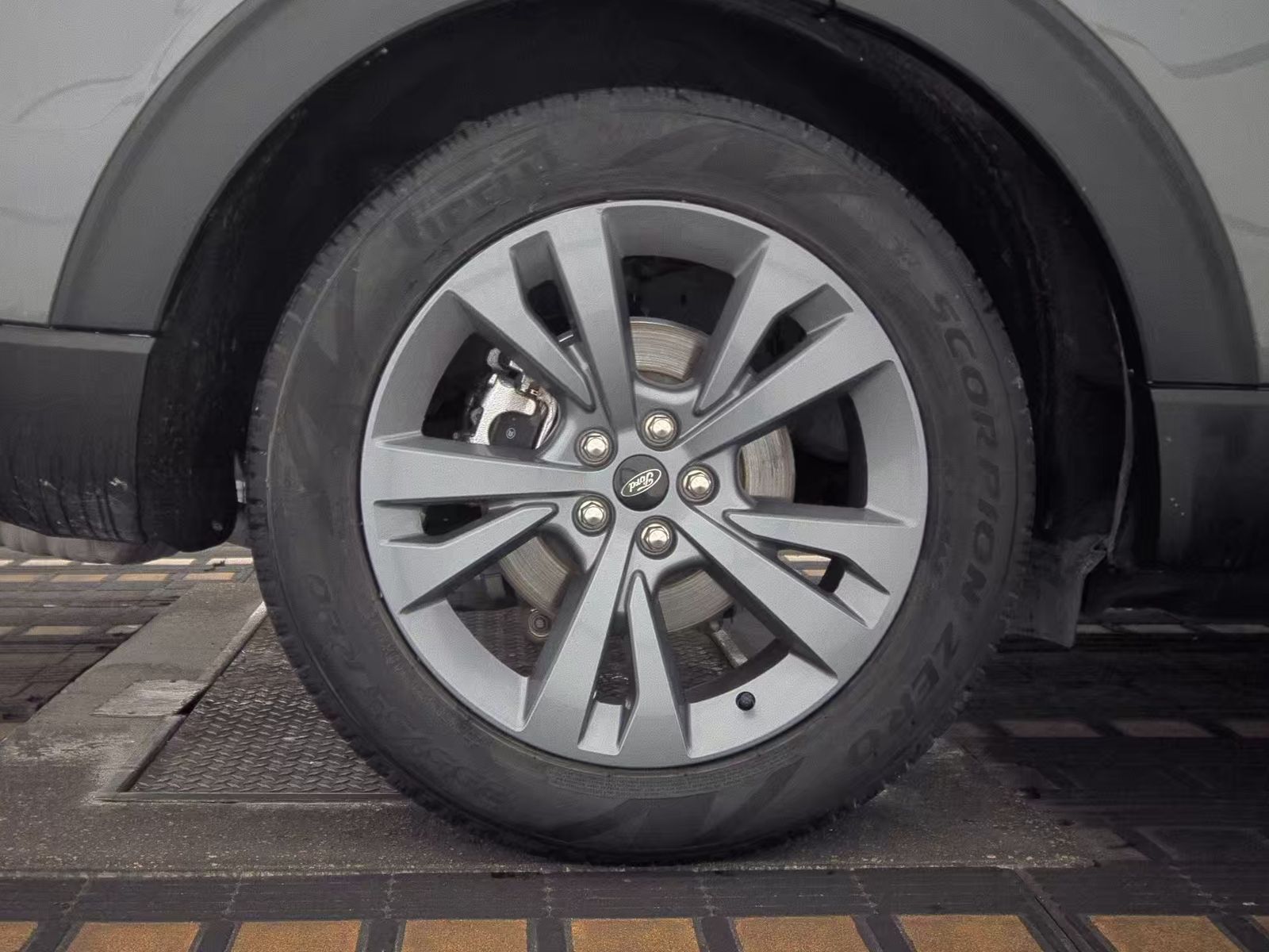 2023 Ford Explorer XLT FWD