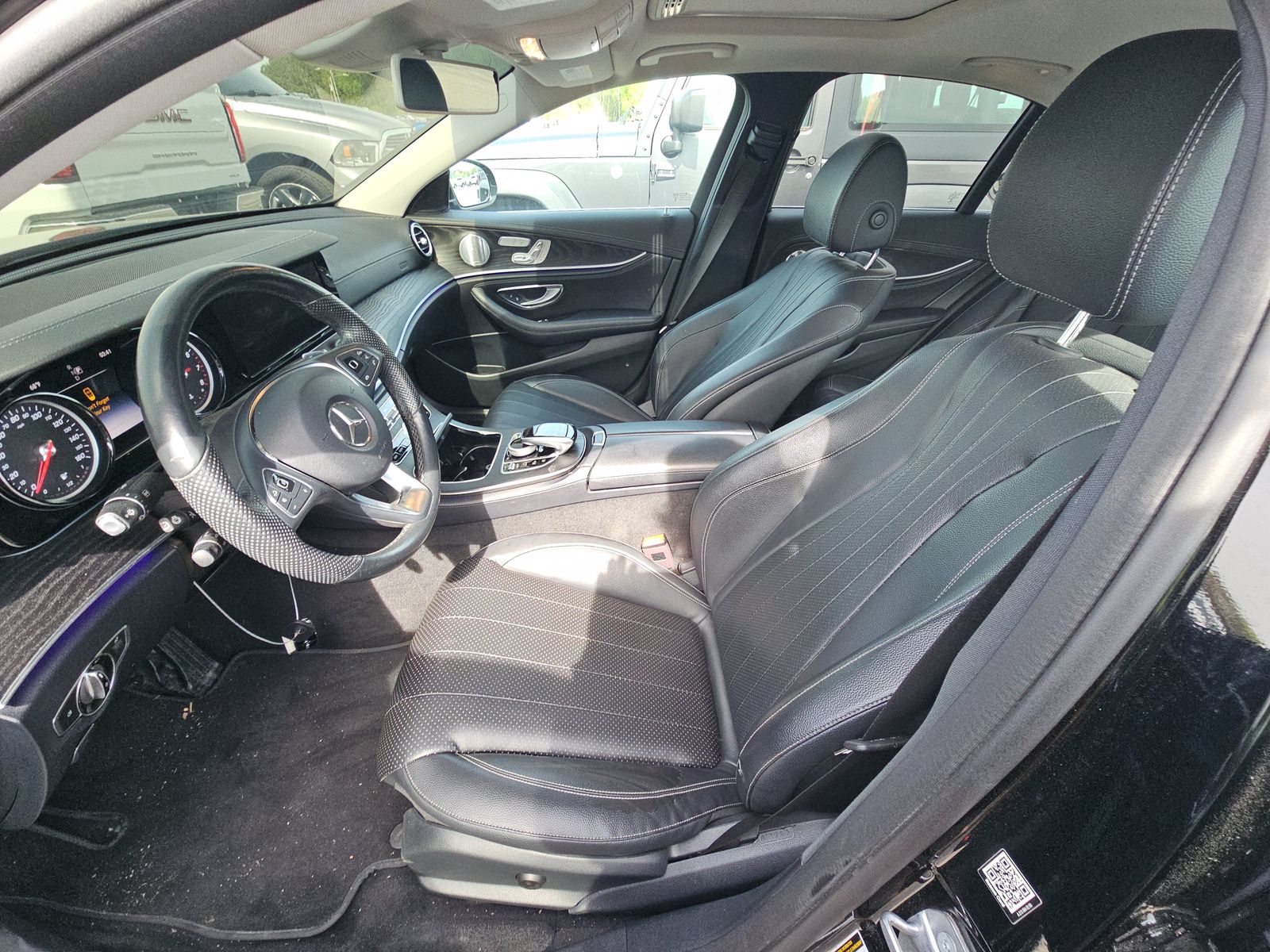 MERCEDES-BENZ E-CLASS - 8