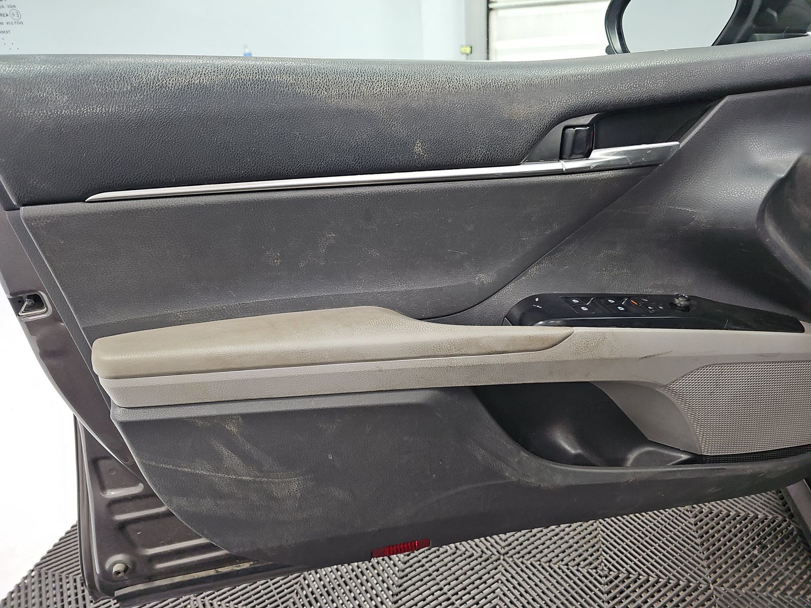 2020 Toyota Camry Hybrid LE FWD