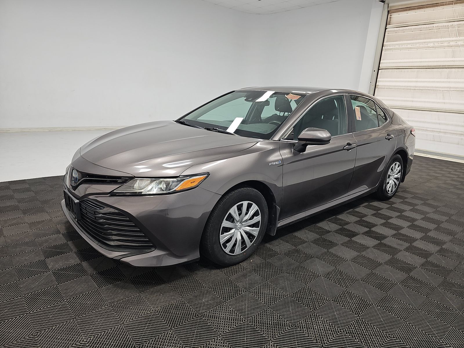 2020 Toyota Camry Hybrid LE FWD