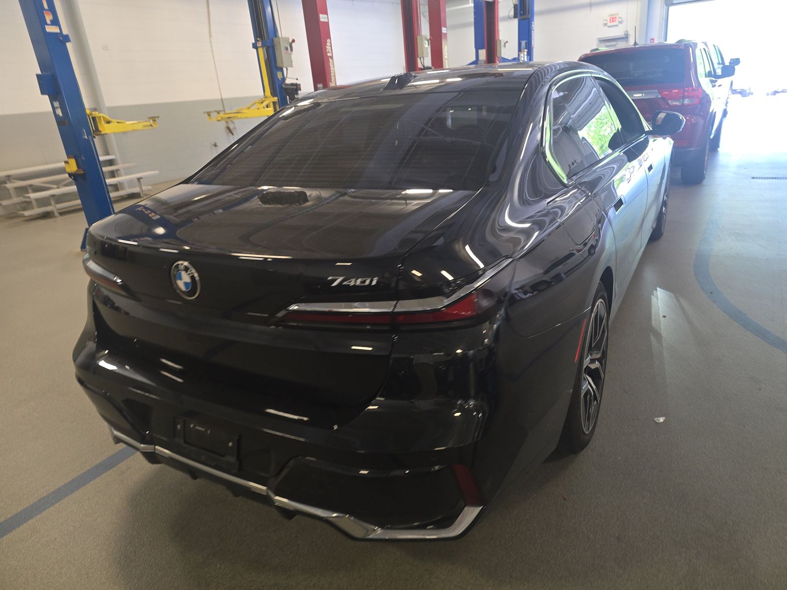 2025 BMW 7 Series 740i xDrive AWD