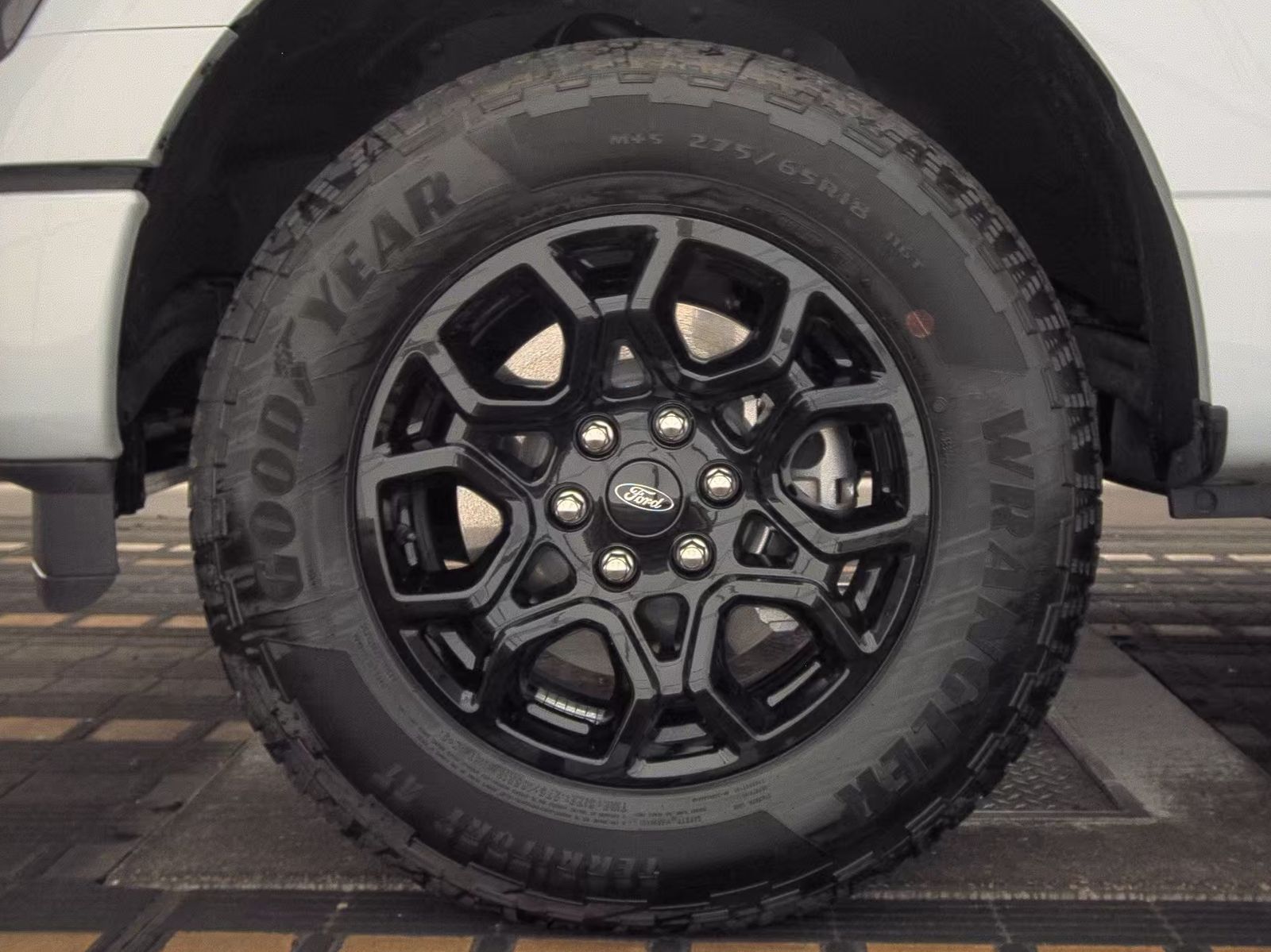 2025 Ford F-150 STX AWD