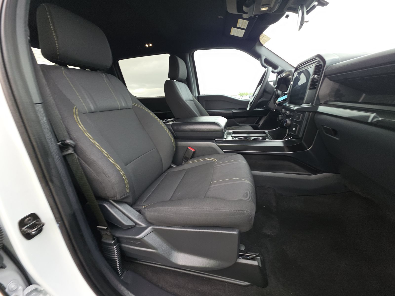 2025 Ford F-150 STX AWD