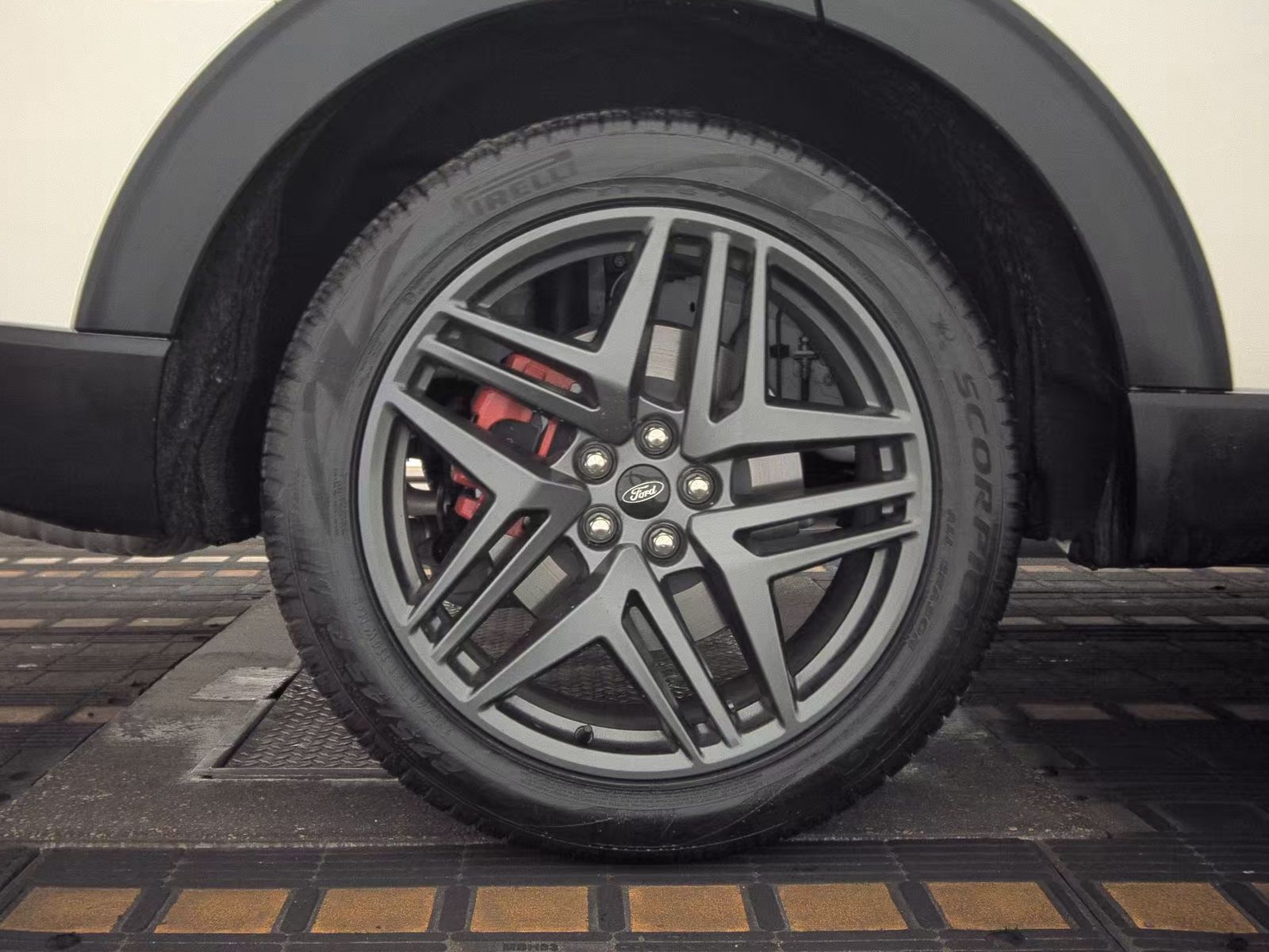 2025 Ford Explorer ST AWD