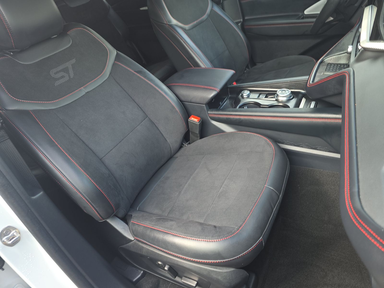 2025 Ford Explorer ST AWD