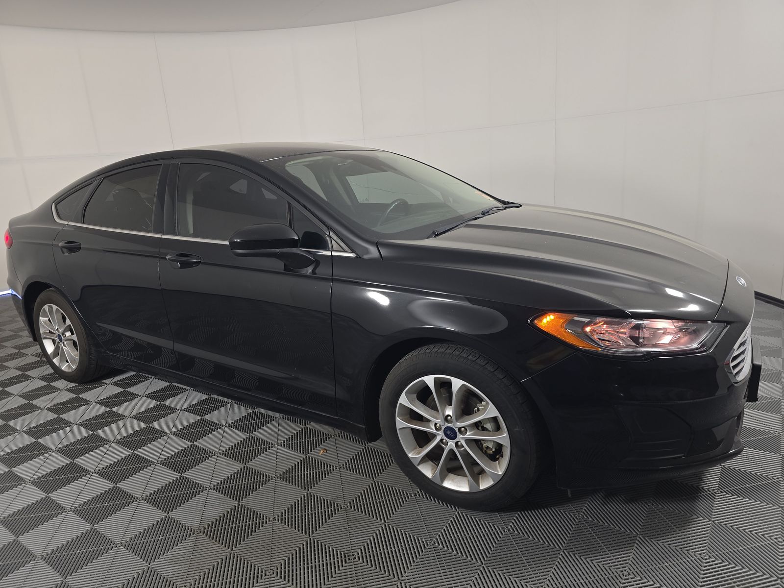 2020 Ford Fusion SE FWD