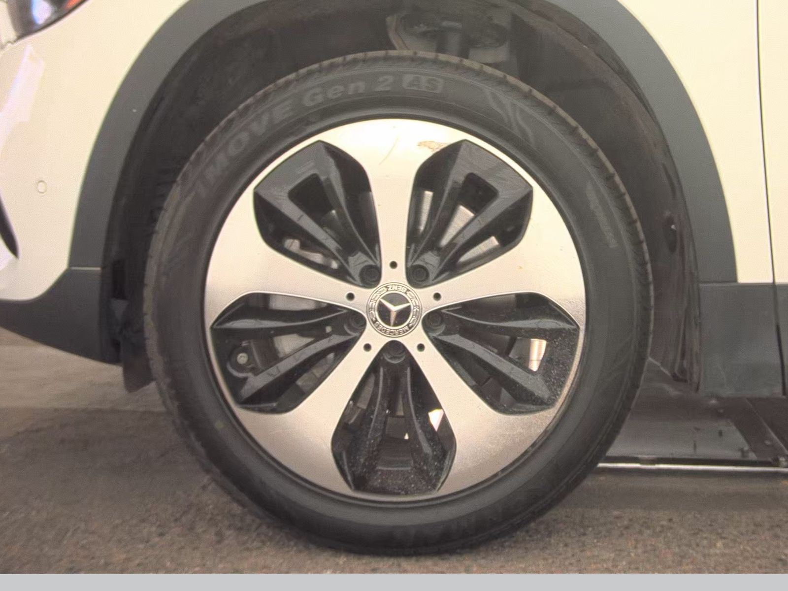 MERCEDES-BENZ GLA-CLASS - 10